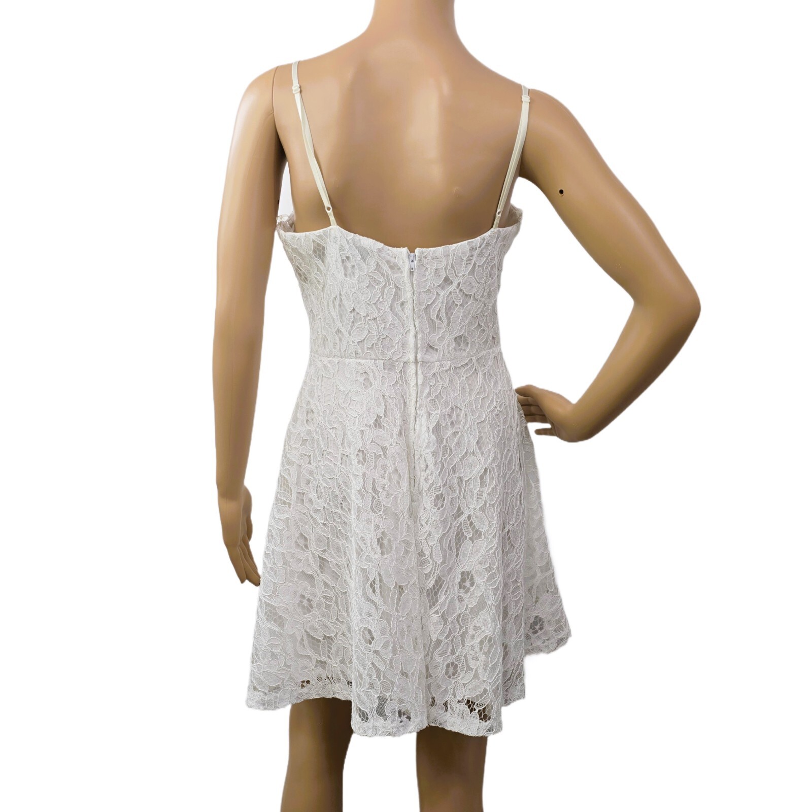 Francesca’s Trixxi White Lace Mini Dress M – Sleeveless Summer Party Look