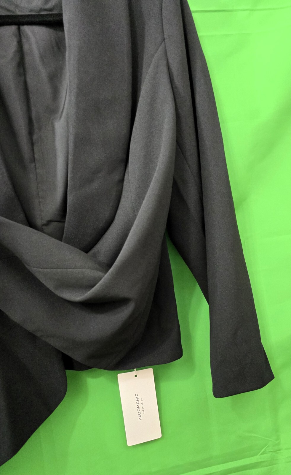 BLOOMCHIC Women's Blazer 14/16, New with Tags – Effortless Elegance Perfect Fit!