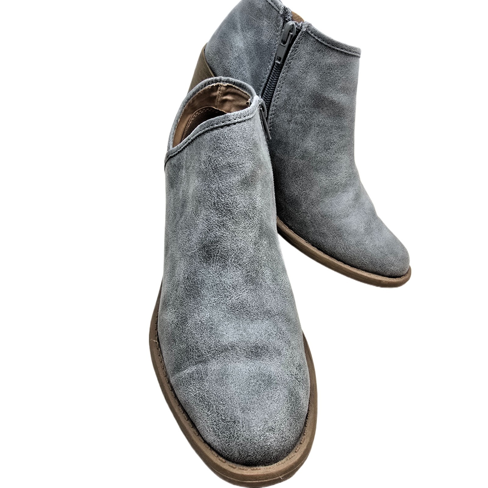 Qupid Women’s Ash Gray Block Heel Pointed Toe Ankle Booties Size 7.5