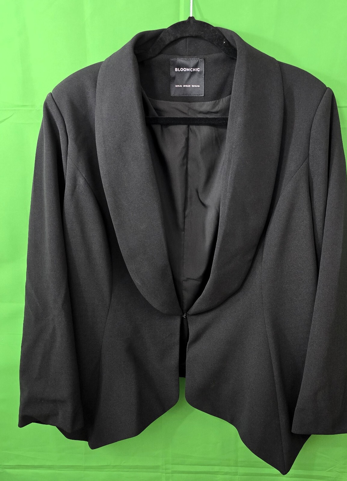 BLOOMCHIC Women's Blazer 14/16, New with Tags – Effortless Elegance Perfect Fit!