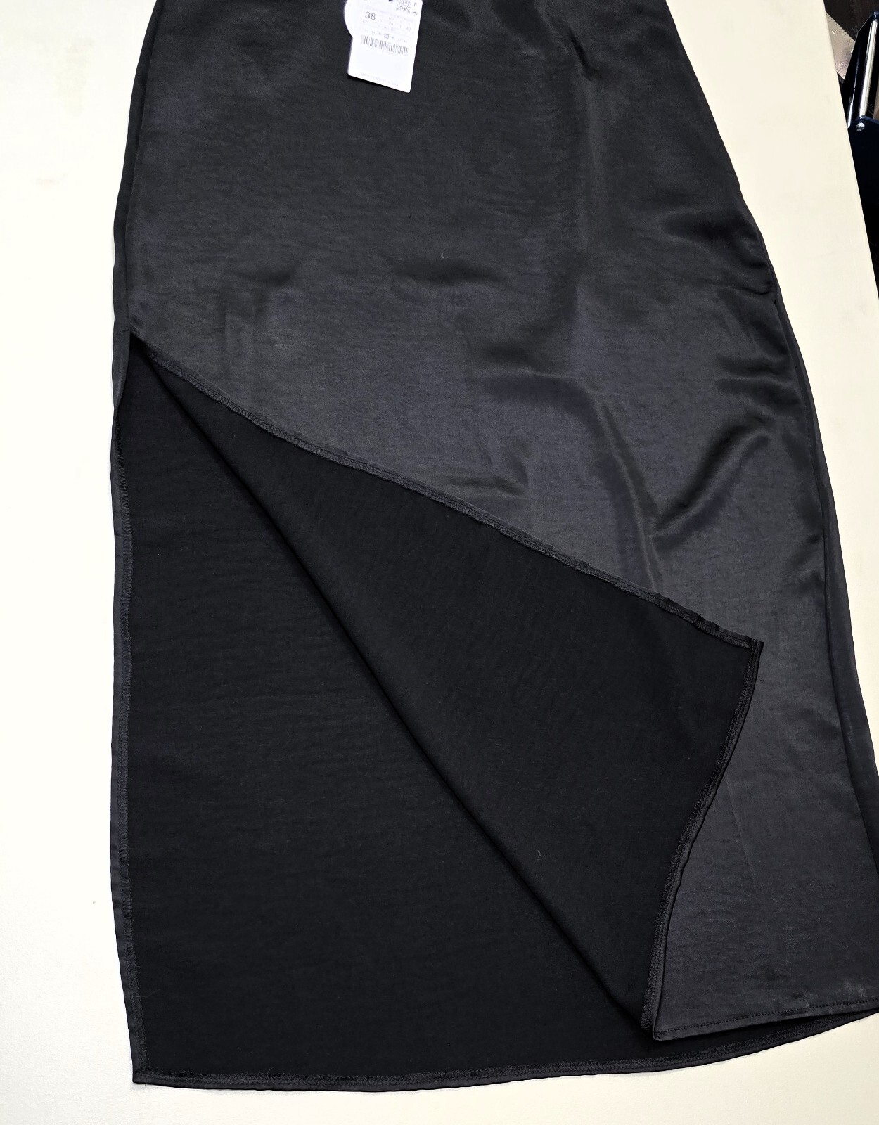 Stradivarius Satin Skirt, Size 6 – New with Tags, Elegant Side Slit!
