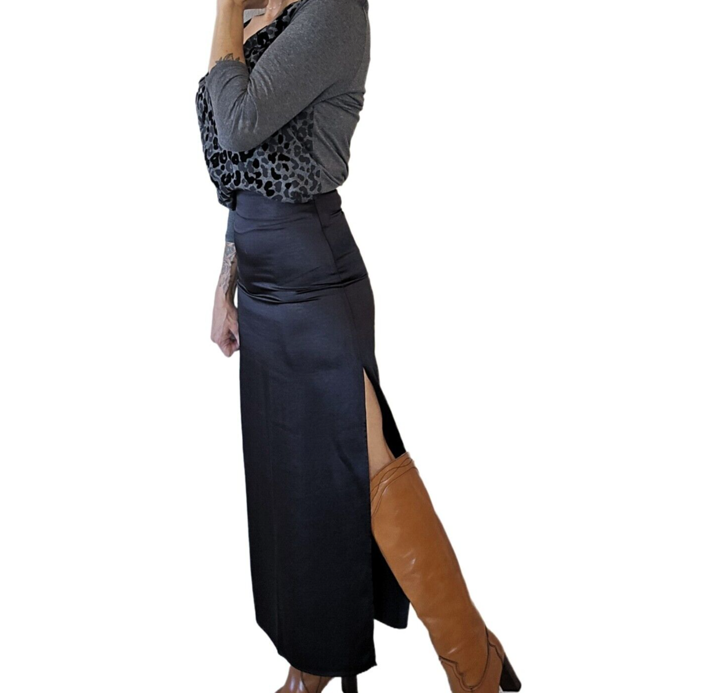 Stradivarius Satin Skirt, Size 6 – New with Tags, Elegant Side Slit!