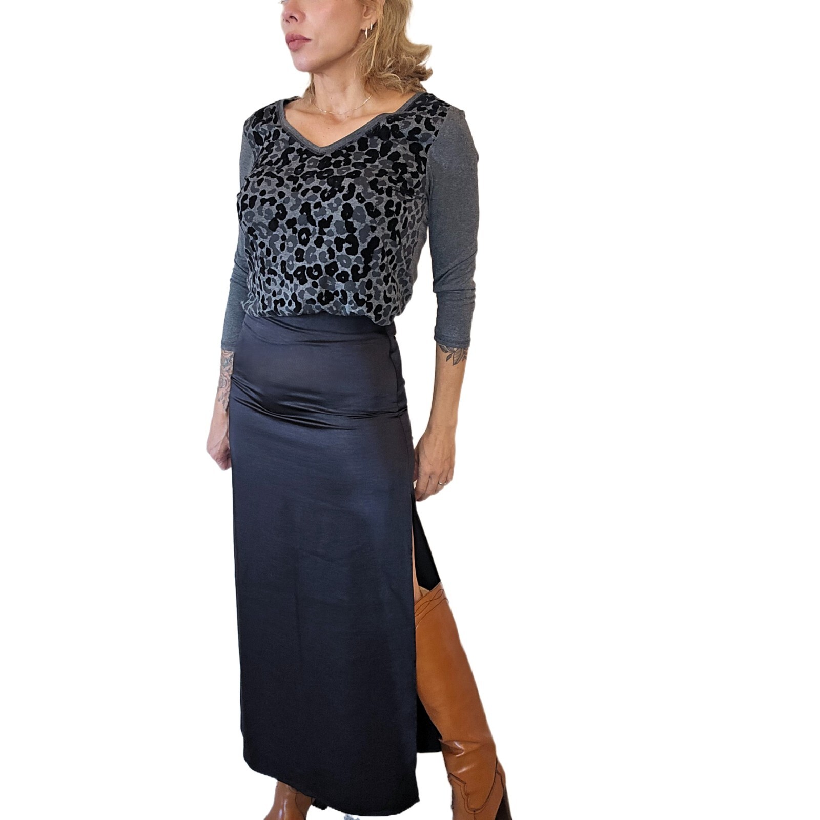 Stradivarius Satin Skirt, Size 6 – New with Tags, Elegant Side Slit!