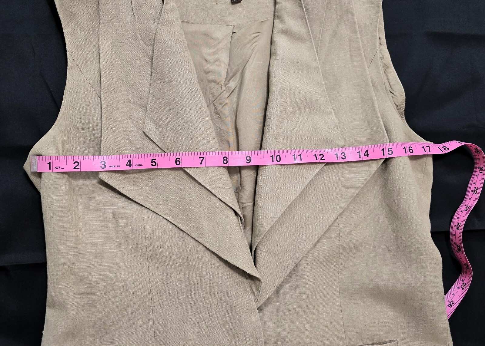 Adrienne Vittadini Women’s Sleeveless Khaki Vest, Size 6 – Linen-Blend Elegance!