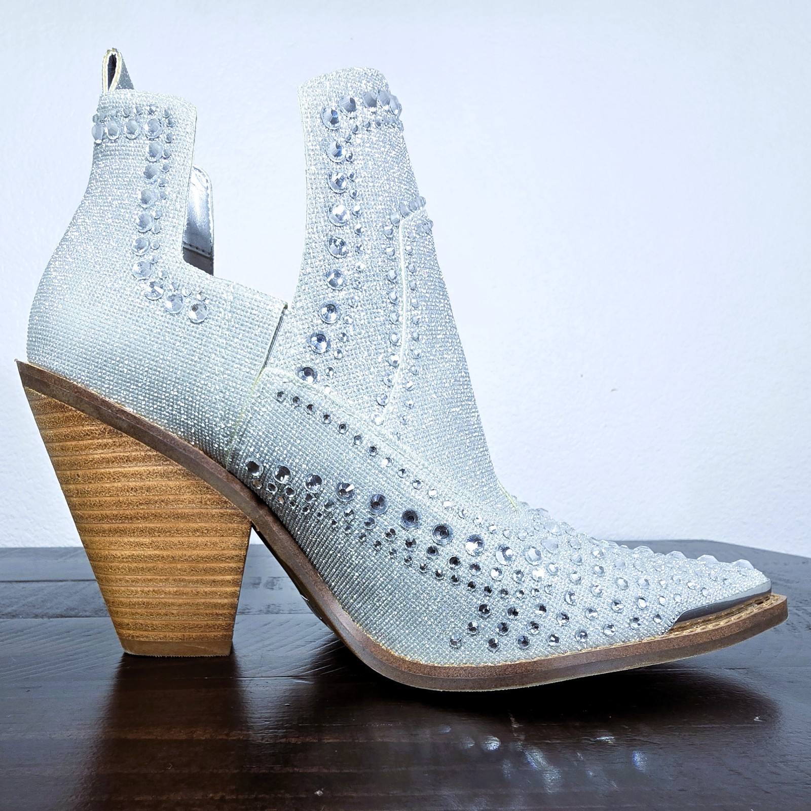 Gianni Bini Jeweled Silver Glitter Cowboy Booties Women’s 8 M Western Heels