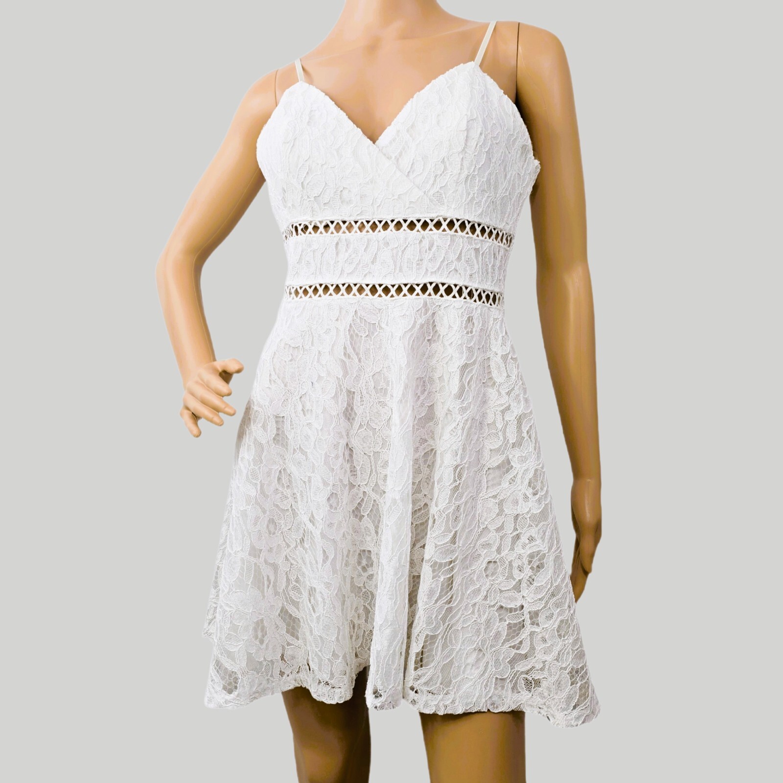 Francesca’s Trixxi White Lace Mini Dress M – Sleeveless Summer Party Look