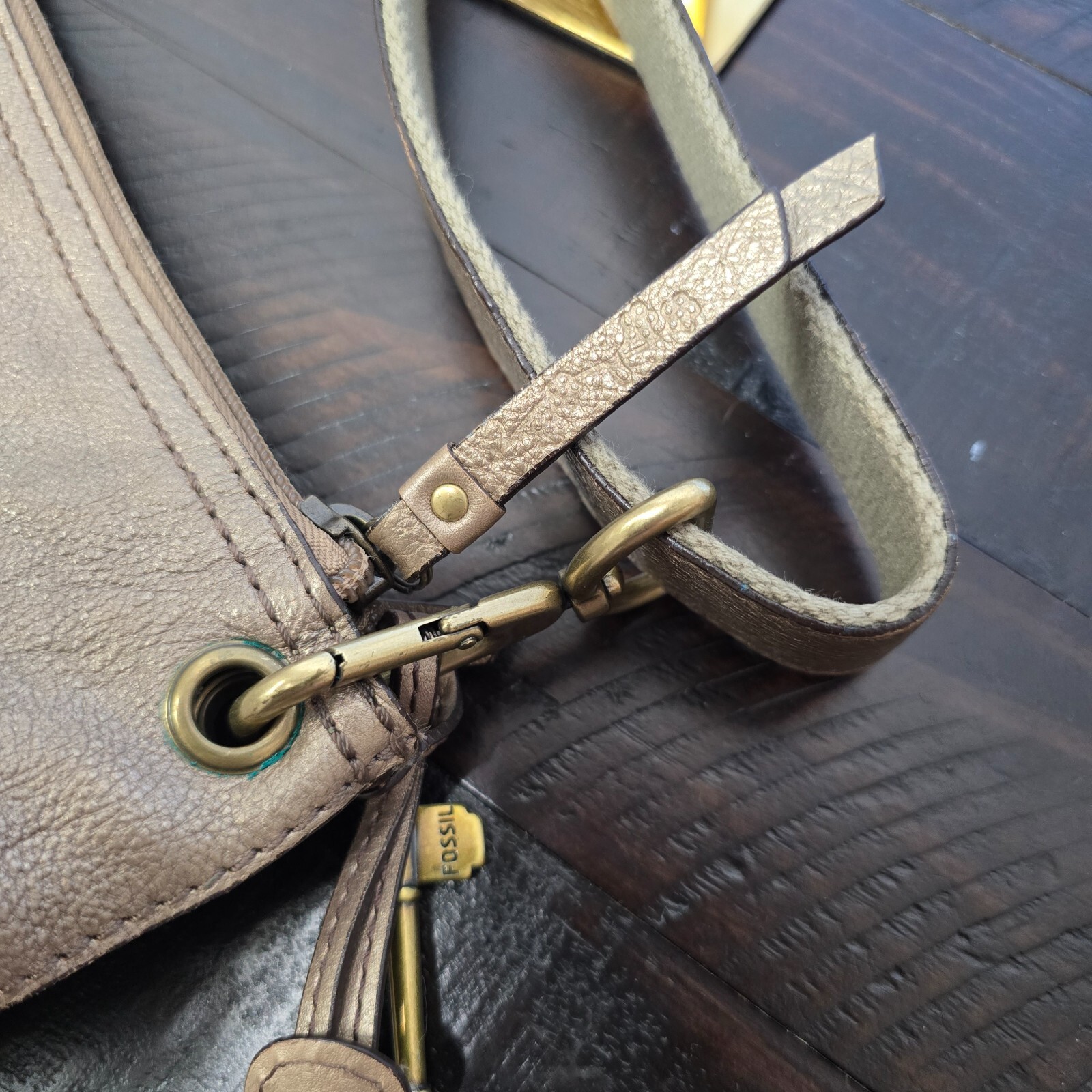 FOSSIL Medium Gold Metallic Leather Crossbody Bag – Long Live Vintage Collection
