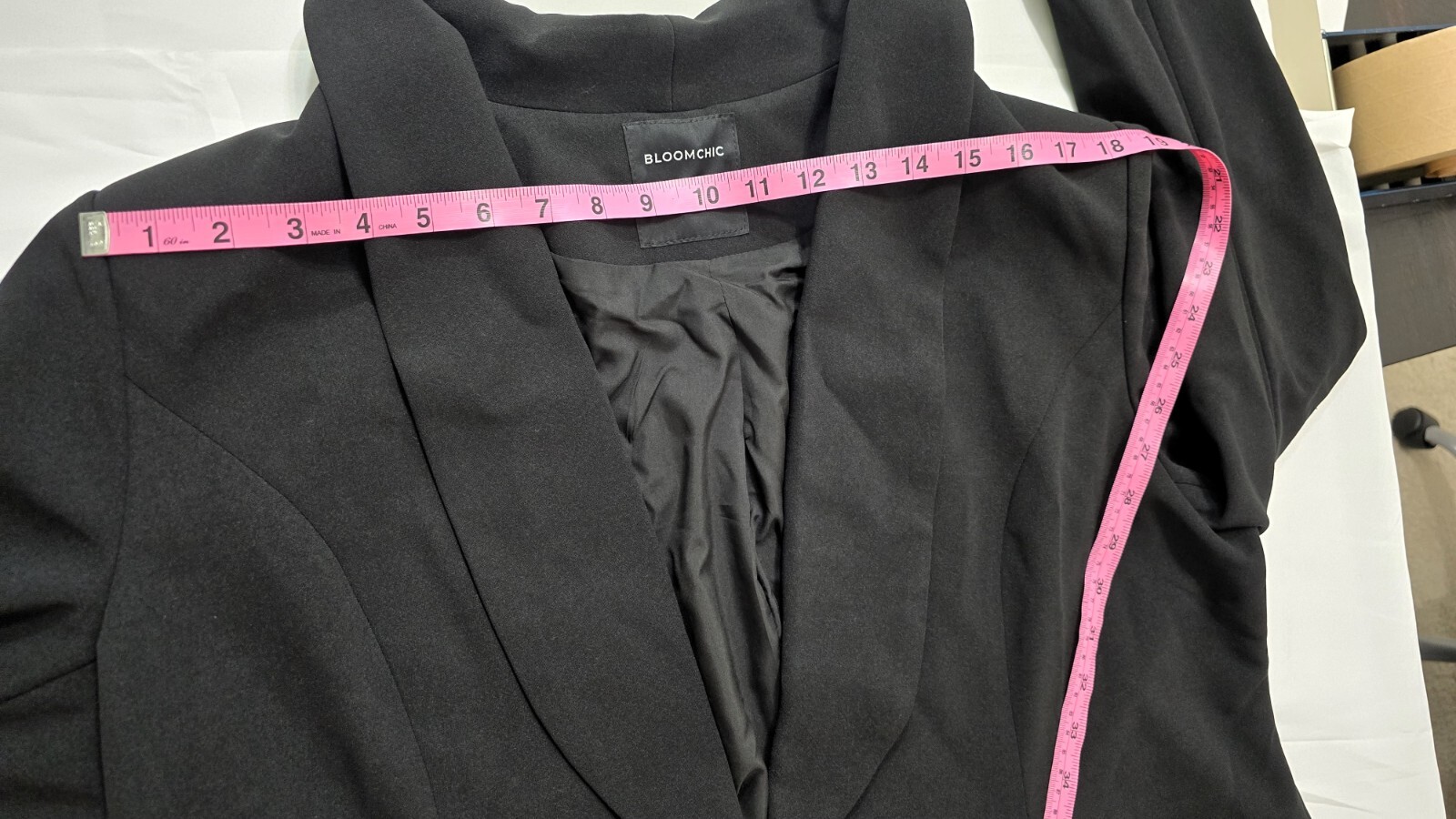 BLOOMCHIC Women's Blazer 14/16, New with Tags – Effortless Elegance Perfect Fit!