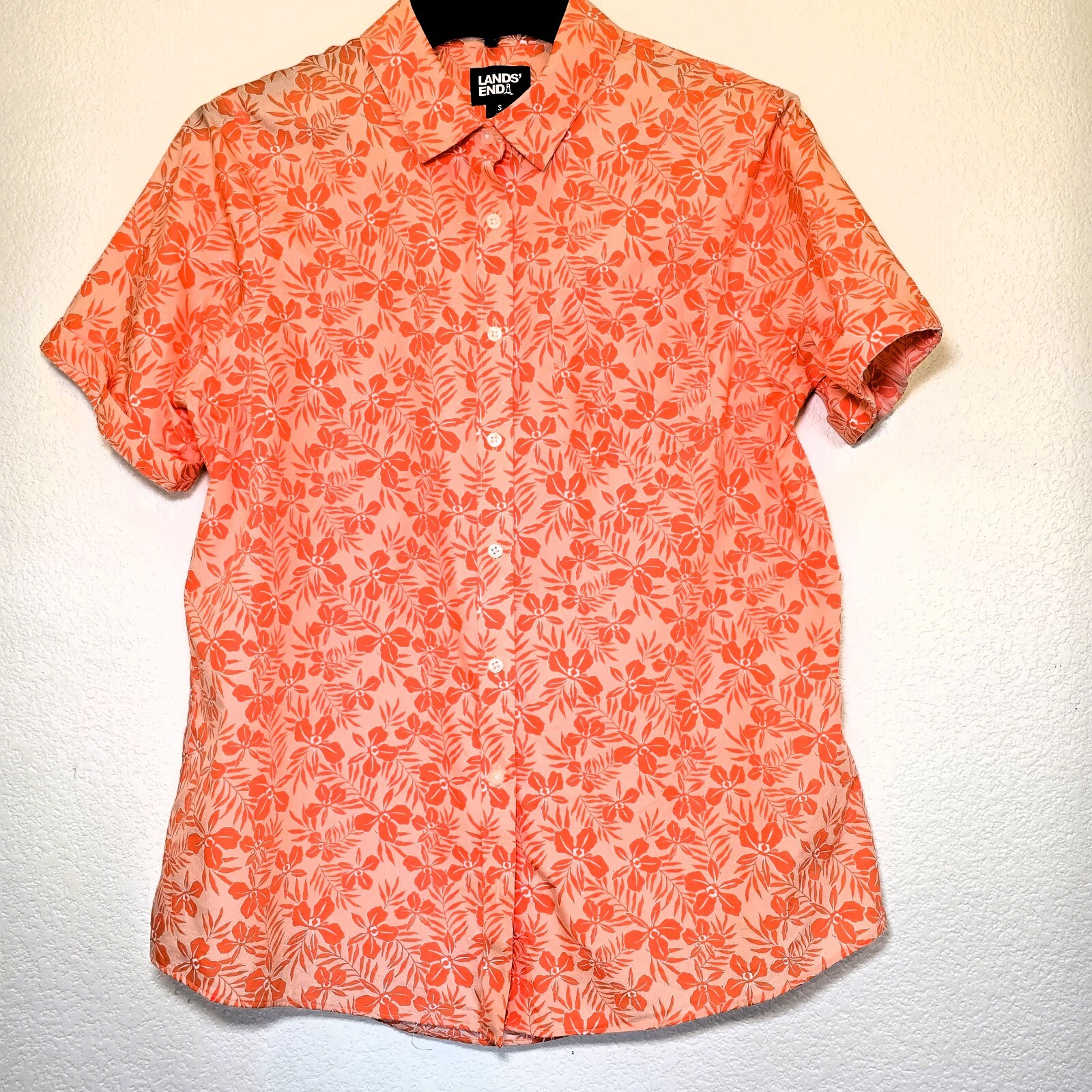 Lands’ End Women’s Wrinkle-Free No-Iron Shirt – Size S, Crisp Peach Fern Floral