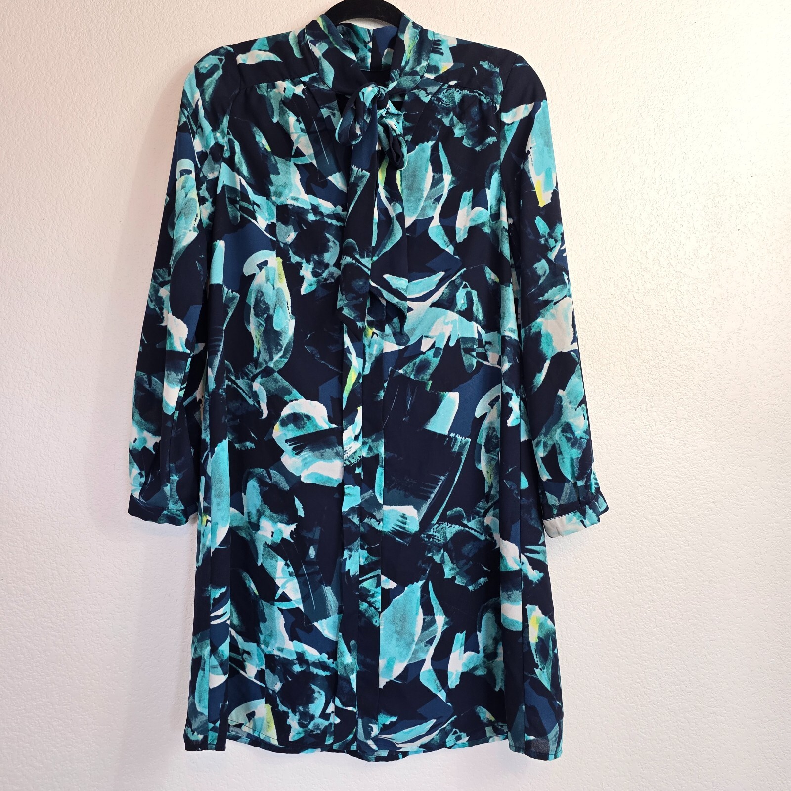 Cupio Tie Neck Abstract Dress Size S Long Sleeve Lined Blue Shift Style