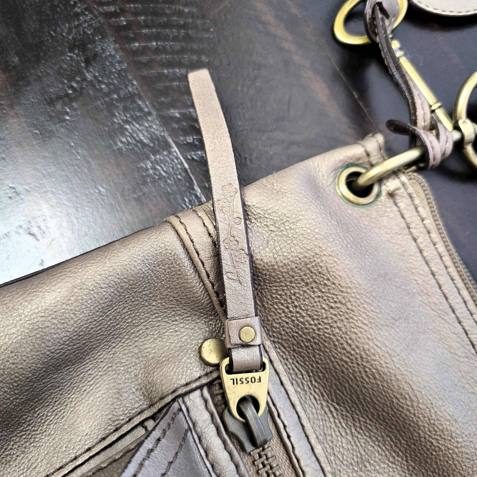FOSSIL Medium Gold Metallic Leather Crossbody Bag – Long Live Vintage Collection