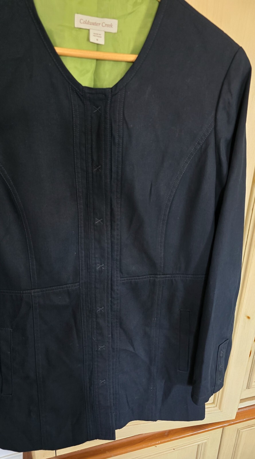 Stylish Coldwater Creek Navy Jacket – Perfect Fit, Versatile Look, Size 8!