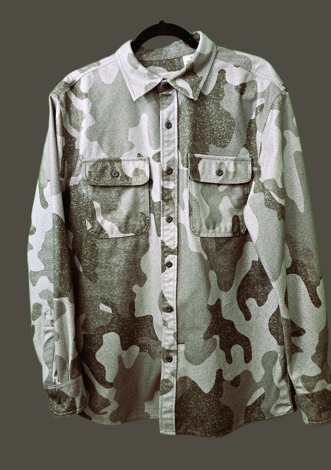 Victory Outfitters Men’s Long Sleeve 2-Pocket Shirt – Gray Camo – Size Medium