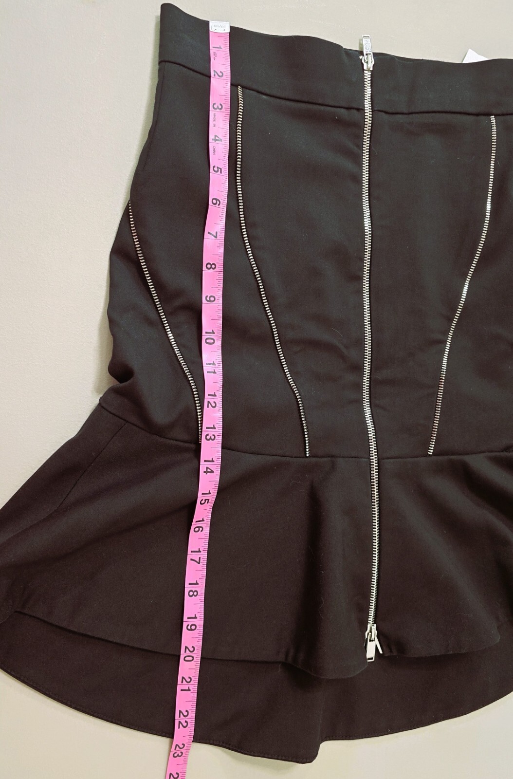 ZARA Mid-length Pencil Skirt (Size XS): Peplum Hem with Zipper Details