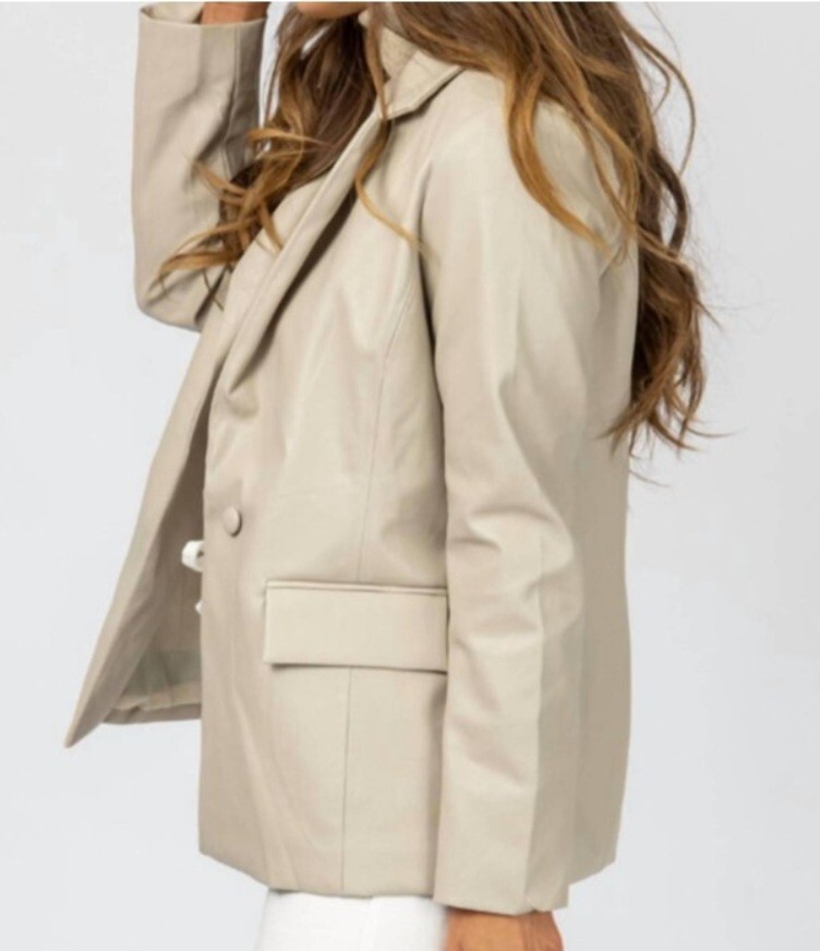 Le Lis Women’s Vegan Leather Blazer, Cream, Size M – Style Meets Sophistication