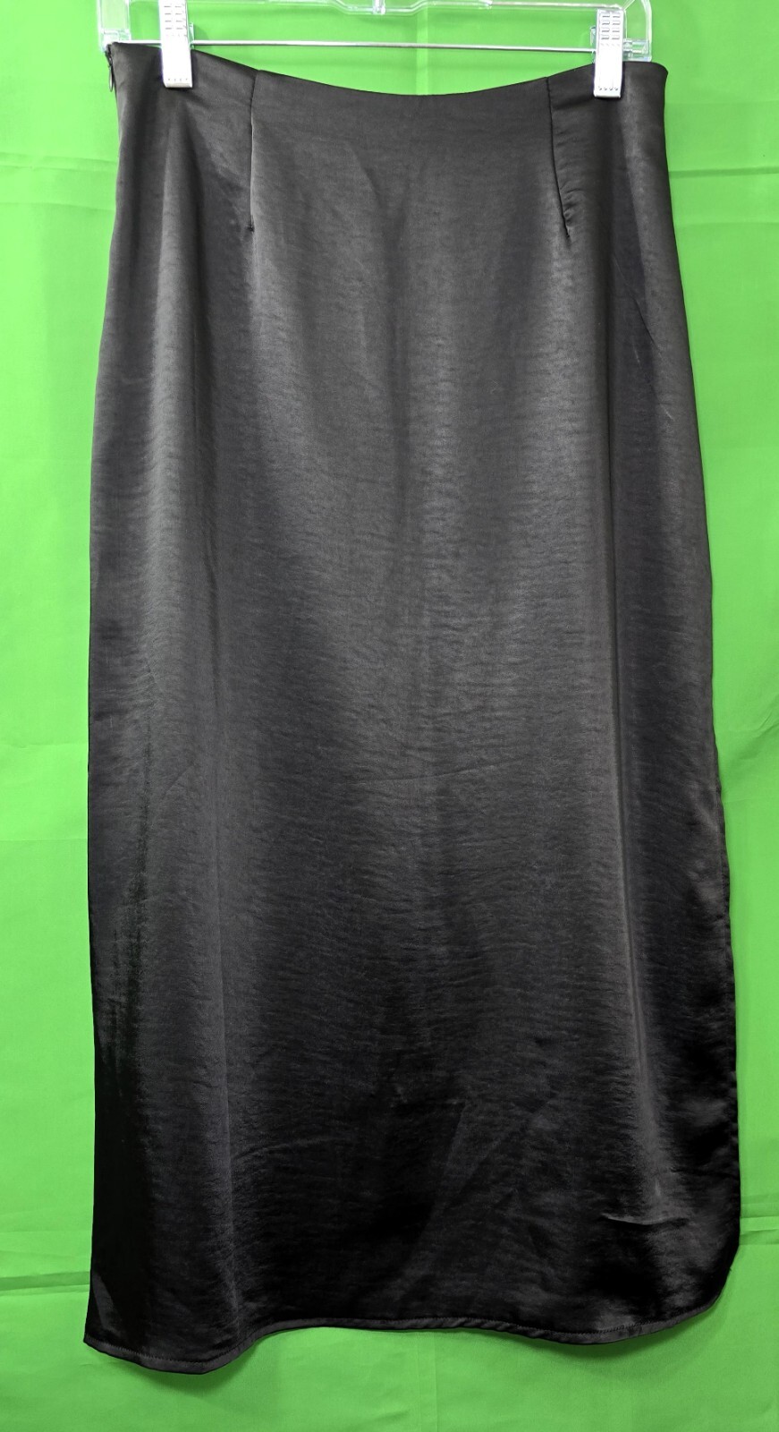 Stradivarius Satin Skirt, Size 6 – New with Tags, Elegant Side Slit!