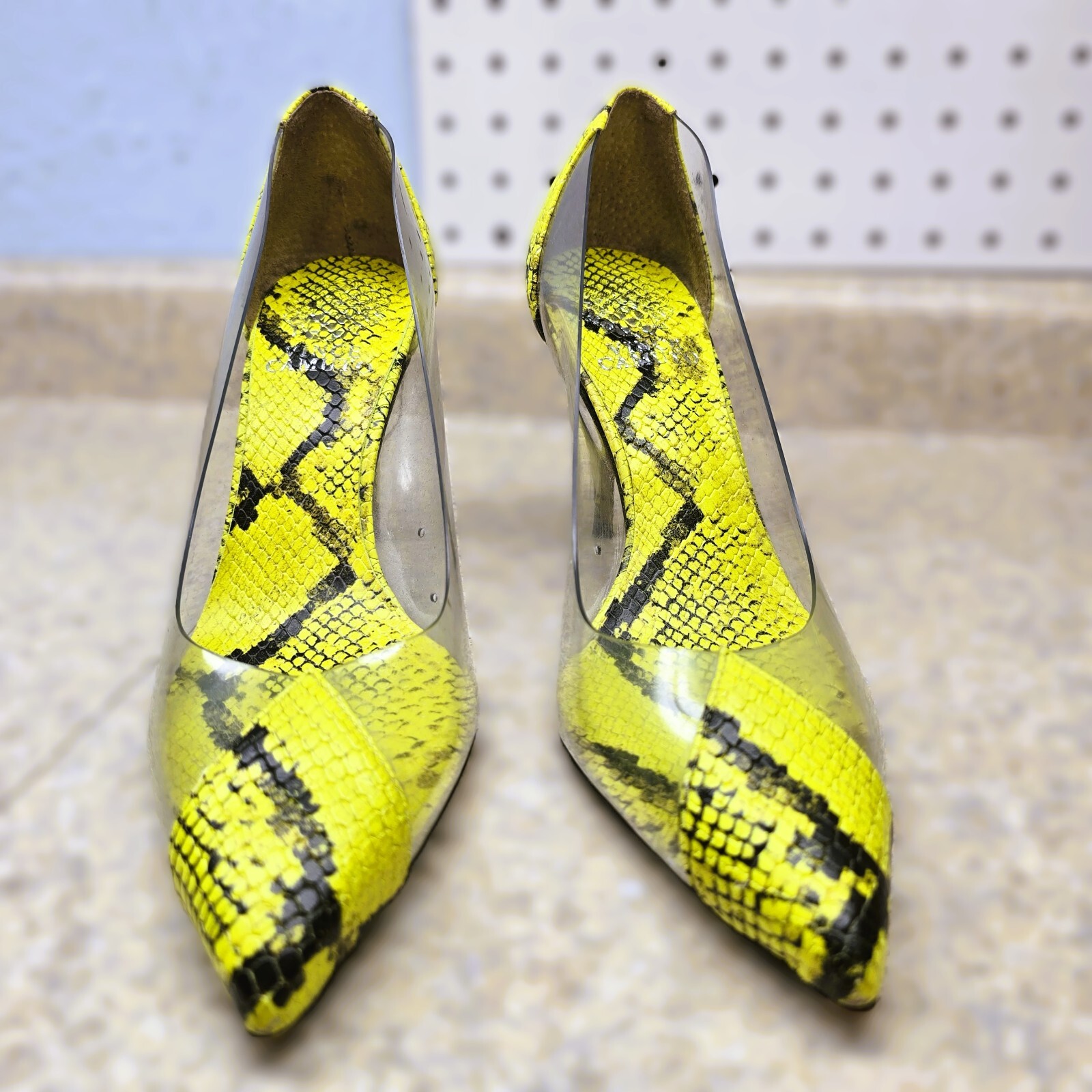 Vince Camuto Poised Snakeskin Clear Panel Pointed Toe Pumps – Size 8.5