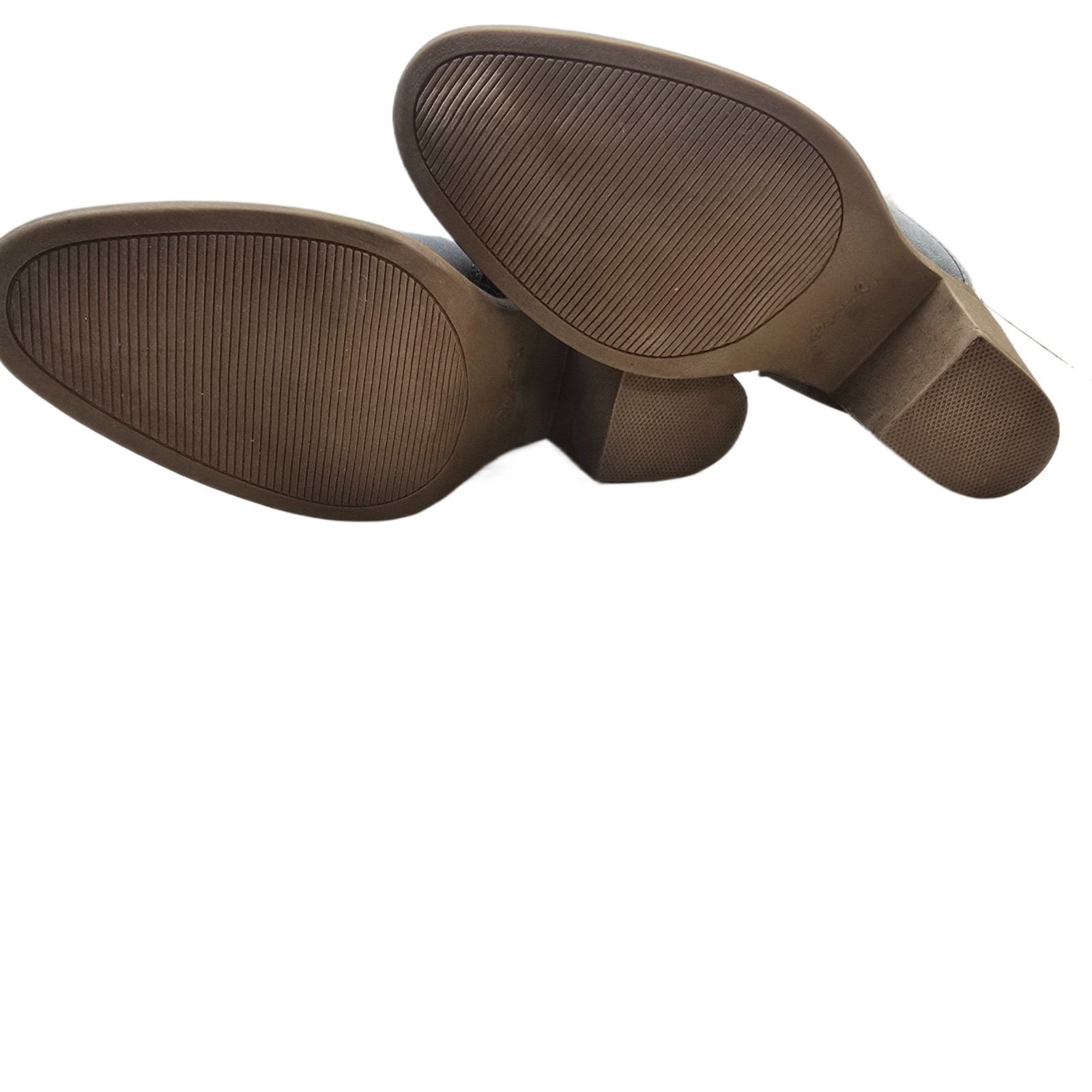 Qupid Women’s Ash Gray Block Heel Pointed Toe Ankle Booties Size 7.5