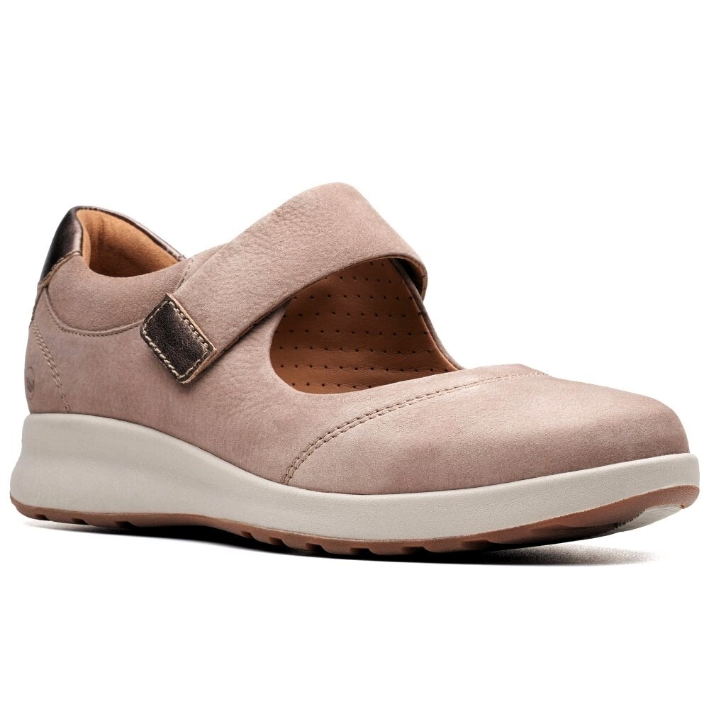 Clarks Un Adorn Strap Women's Casual Sneakers – Cris-Beige, Size 7.5