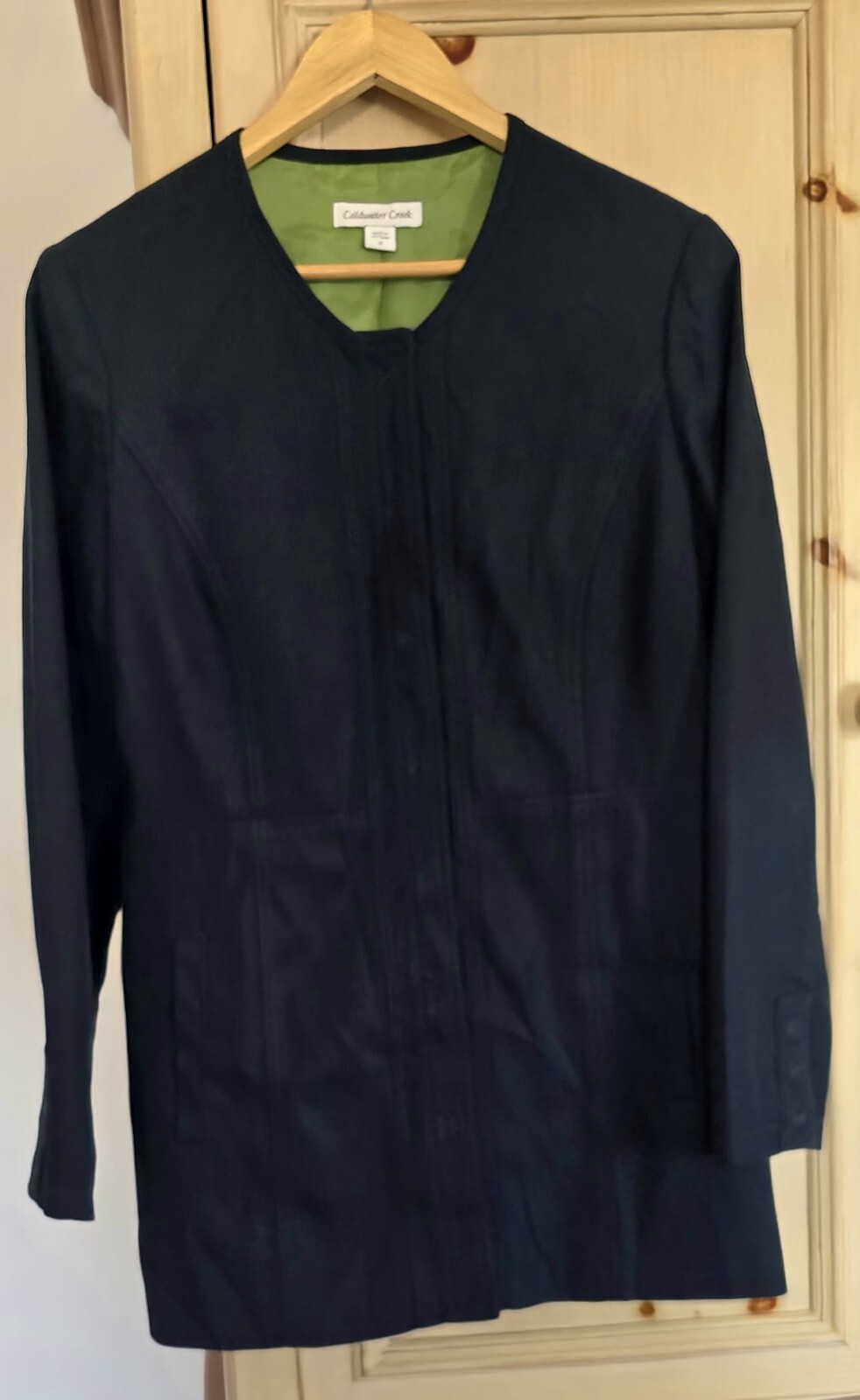 Stylish Coldwater Creek Navy Jacket – Perfect Fit, Versatile Look, Size 8!