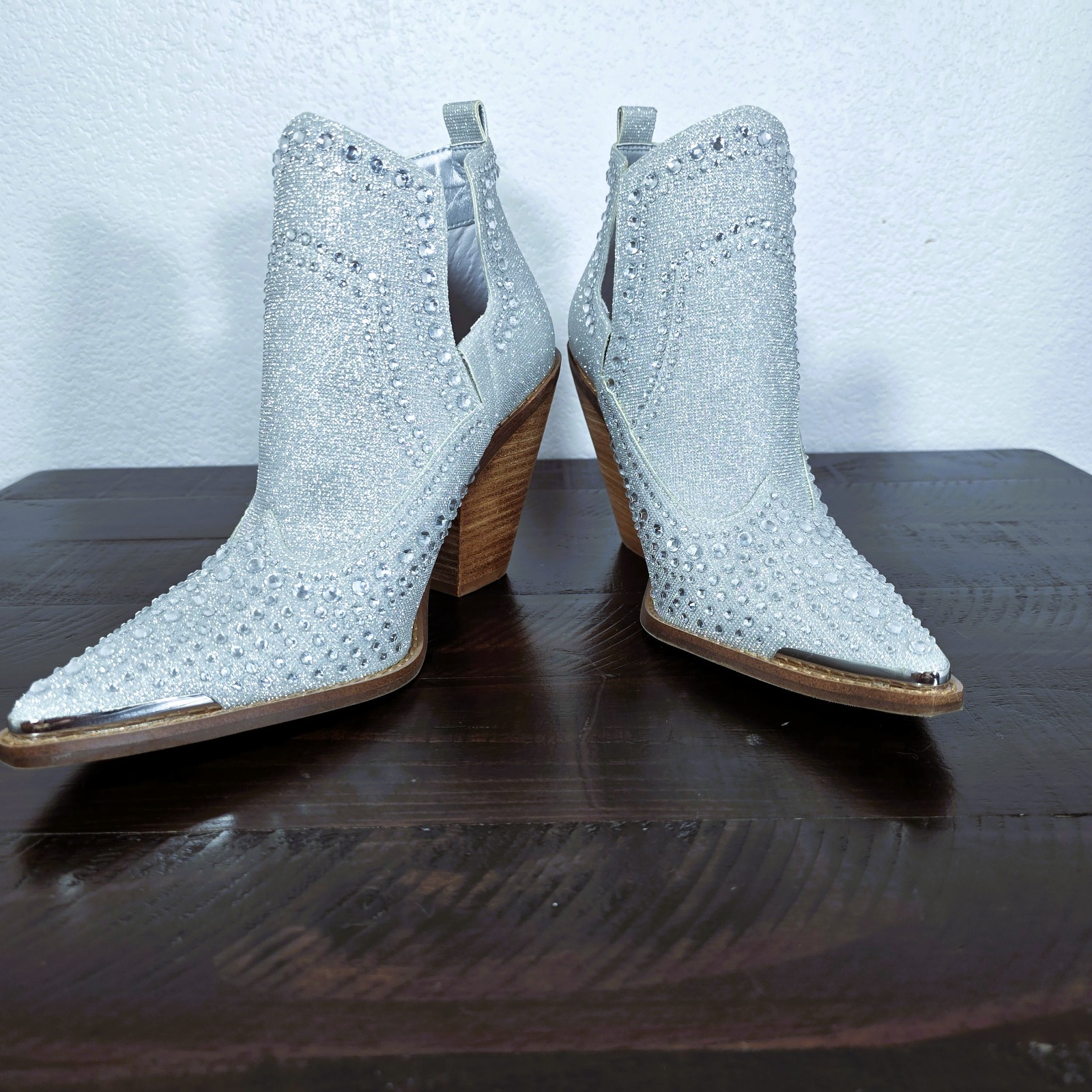 Gianni Bini Jeweled Silver Glitter Cowboy Booties Women’s 8 M Western Heels