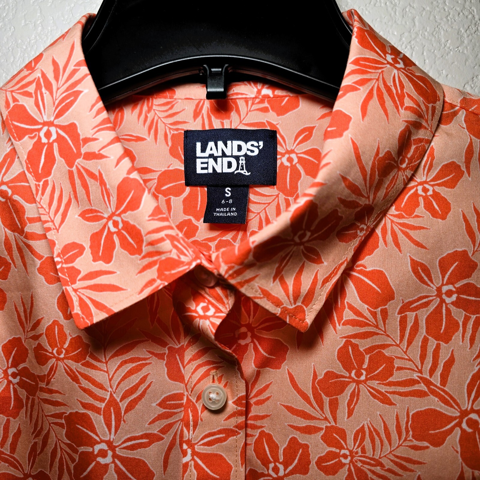 Lands’ End Women’s Wrinkle-Free No-Iron Shirt – Size S, Crisp Peach Fern Floral