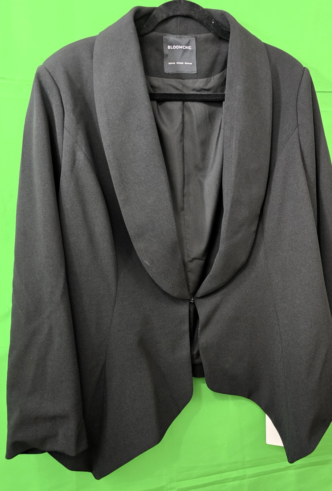 BLOOMCHIC Women's Blazer 14/16, New with Tags – Effortless Elegance Perfect Fit!