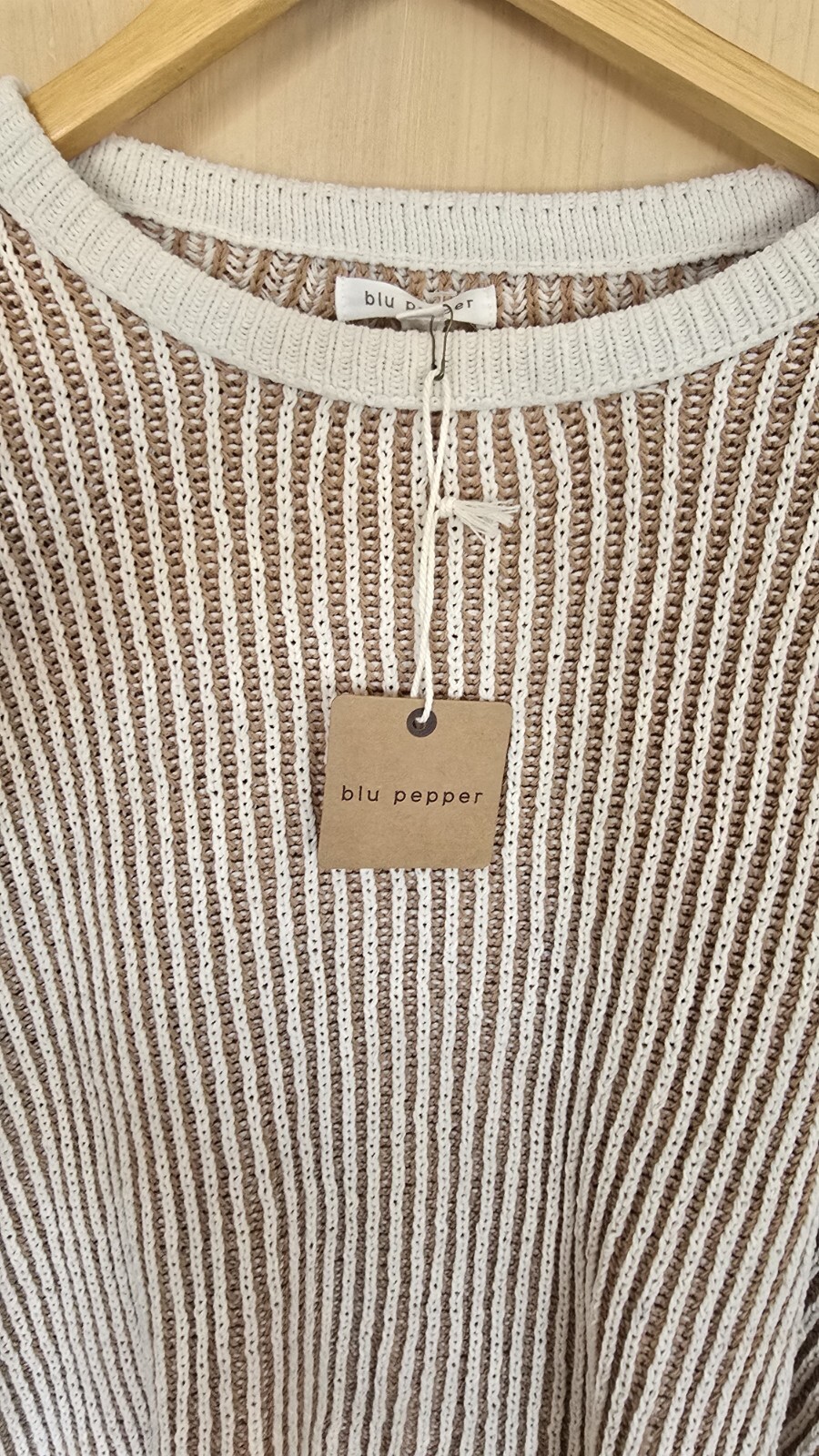 Blu Pepper Sweater – Cozy Light Brown & Cream, Chic & Comfy Style, Size L!