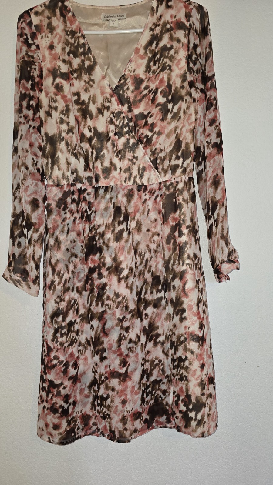 Beautiful Coldwater Creek Watercolor Print Dress - Size 6 - Perfect for You!
