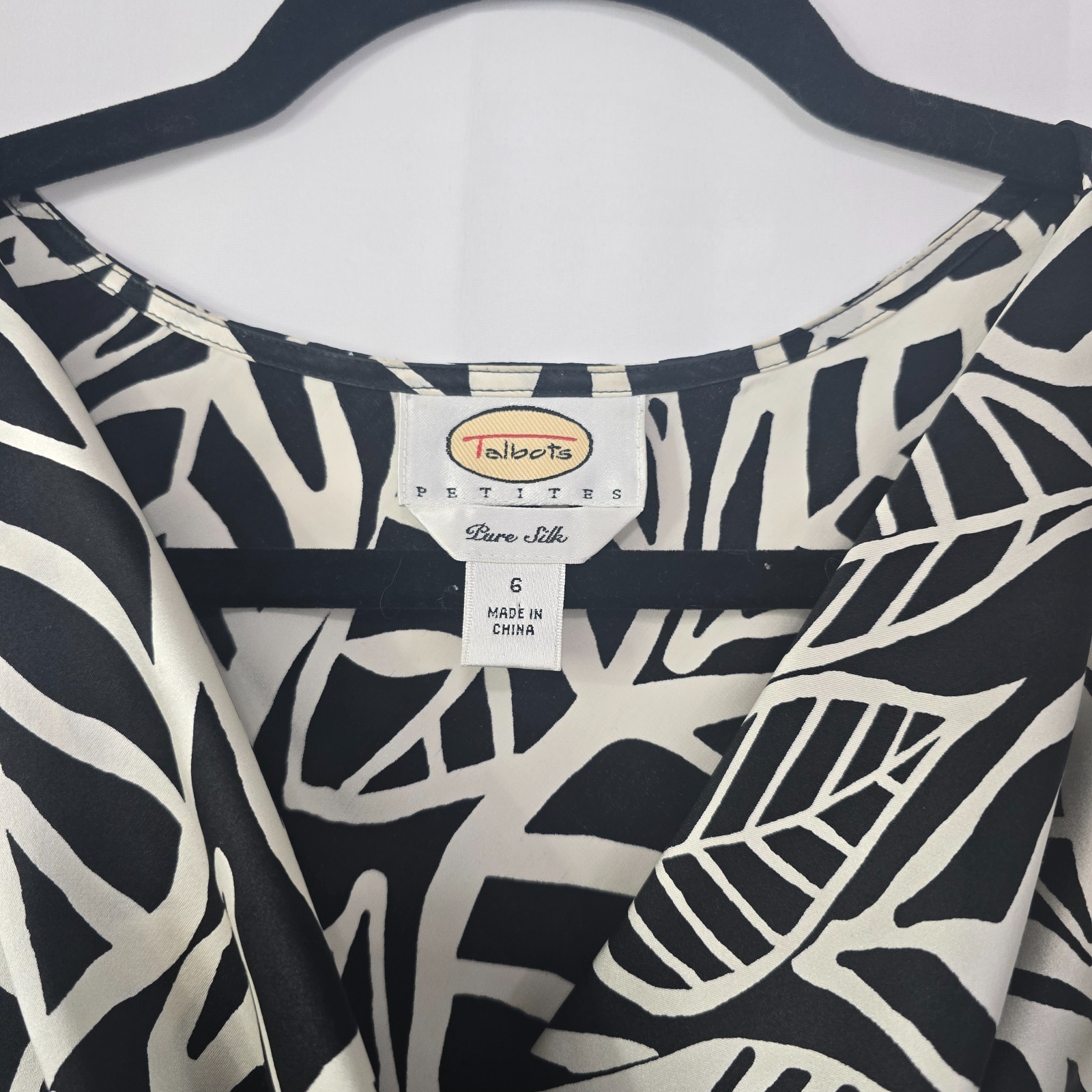 Talbots Vintage Pure Silk Cowl Neck Black White Leaf Print Sleeveless Blouse 6P