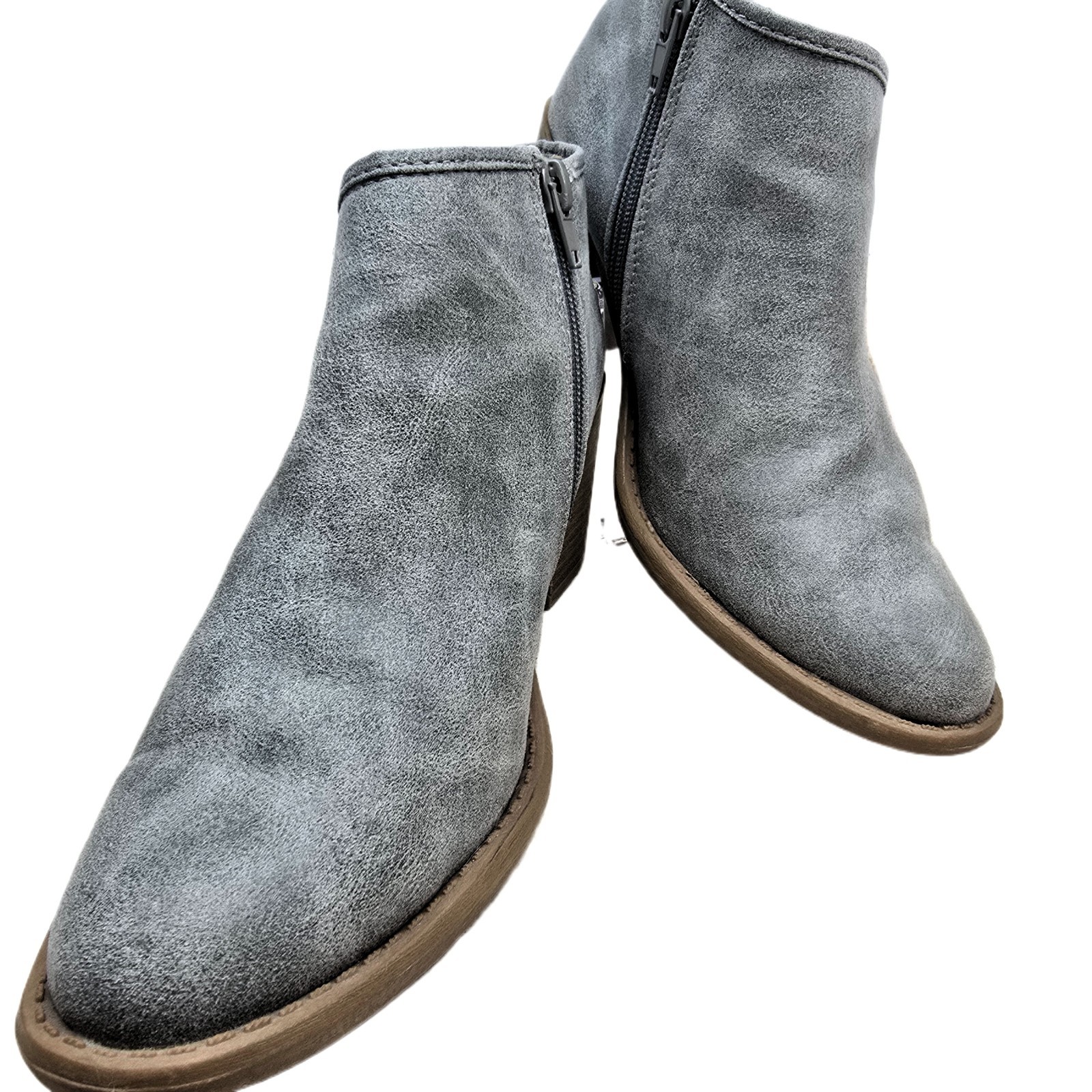Qupid Women’s Ash Gray Block Heel Pointed Toe Ankle Booties Size 7.5