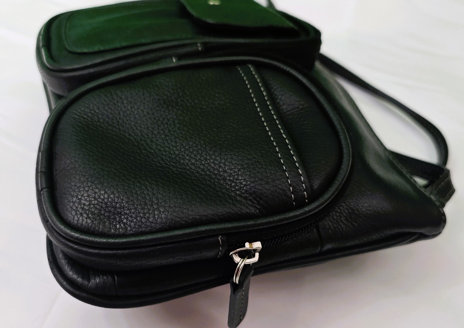 Fossil Black Leather Small Crossbody Bag – Perfectly Compact & Organized Handbag