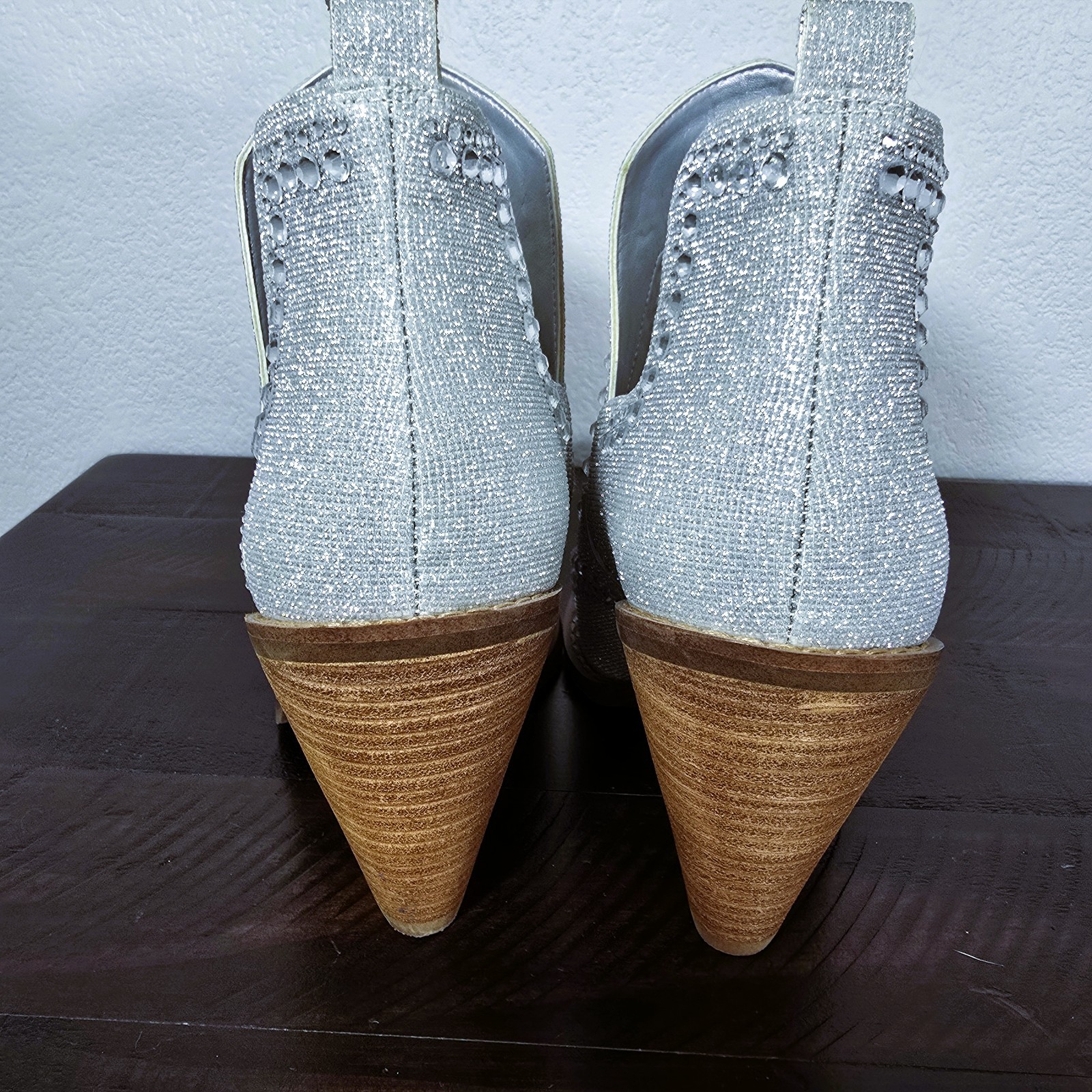 Gianni Bini Jeweled Silver Glitter Cowboy Booties Women’s 8 M Western Heels