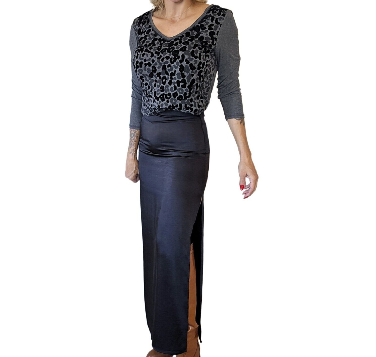 Stradivarius Satin Skirt, Size 6 – New with Tags, Elegant Side Slit!