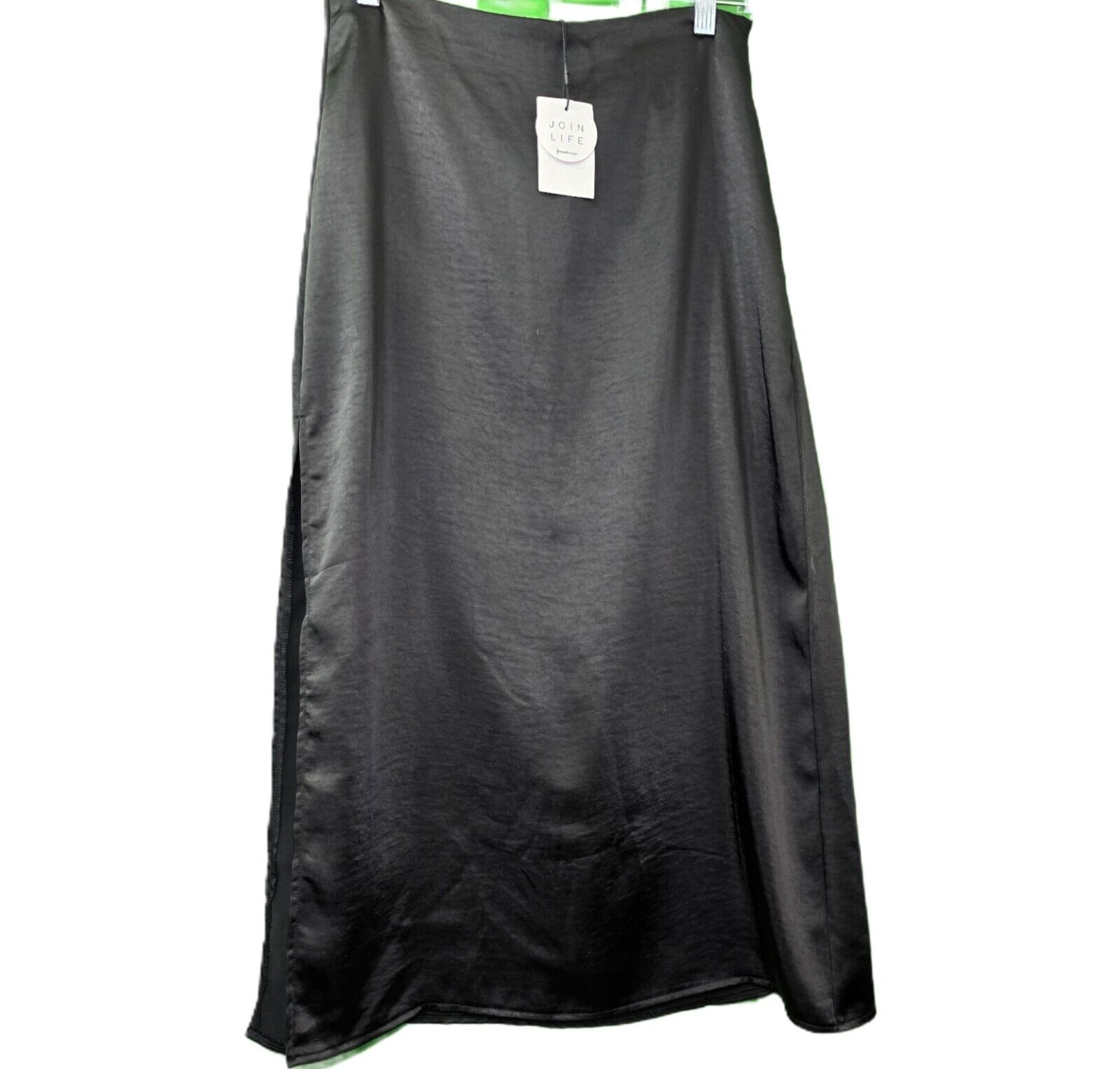 Stradivarius Satin Skirt, Size 6 – New with Tags, Elegant Side Slit!
