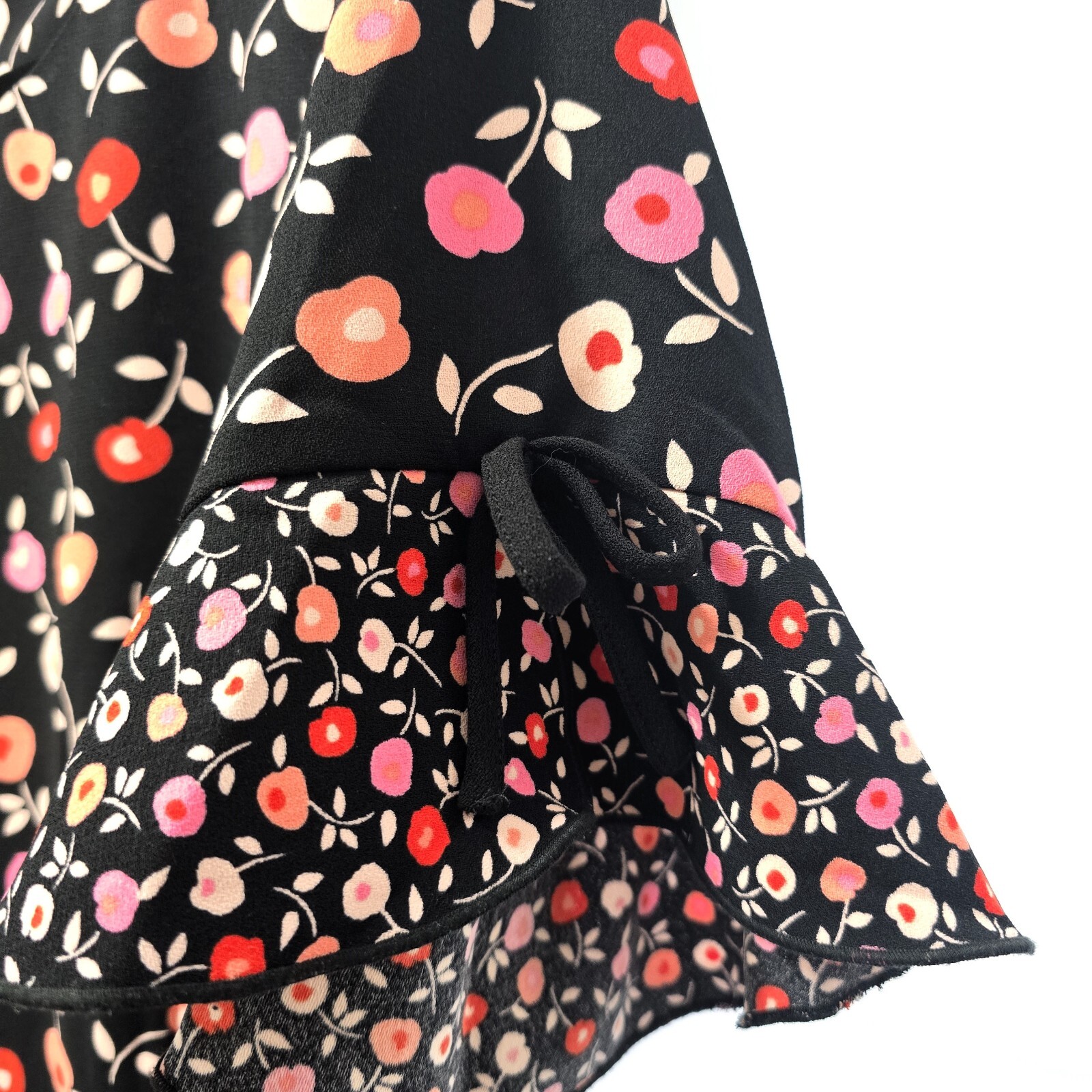 Talbots Women’s Floral Jewel Neck Shift Dress – Black with Ruffle Hem | Size 6