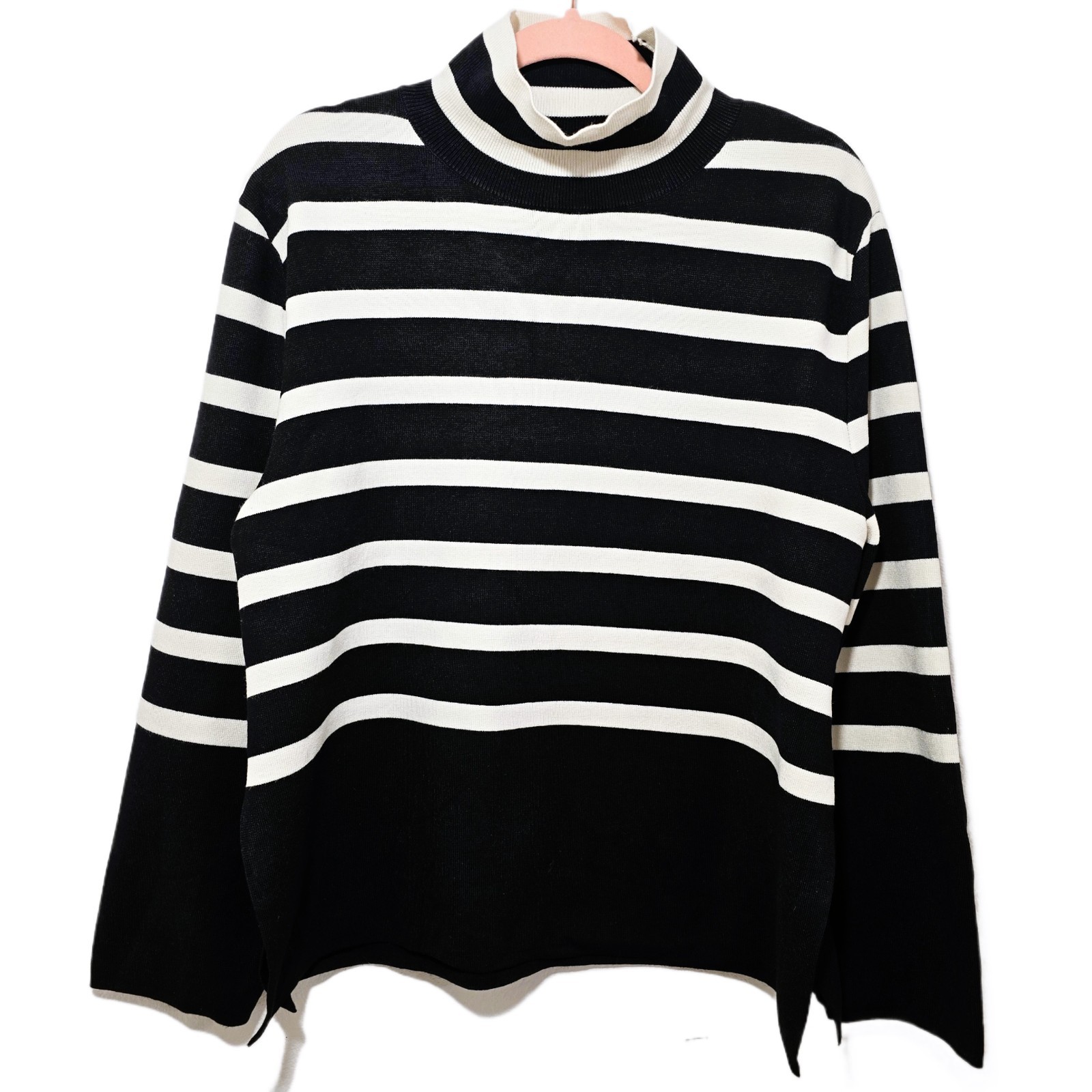 H&M Women’s Striped Turtleneck Sweater Black Ivory Fine Knit Size M