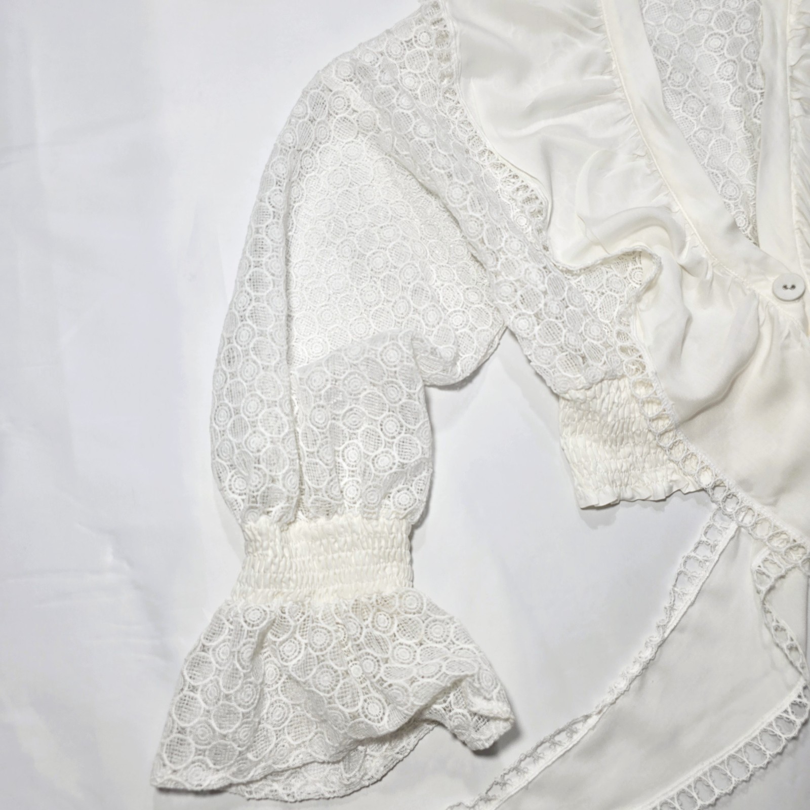 HUSH Women’s Off White Lace Ruffle Boho Cropped Blouse Long Sleeve Sz S