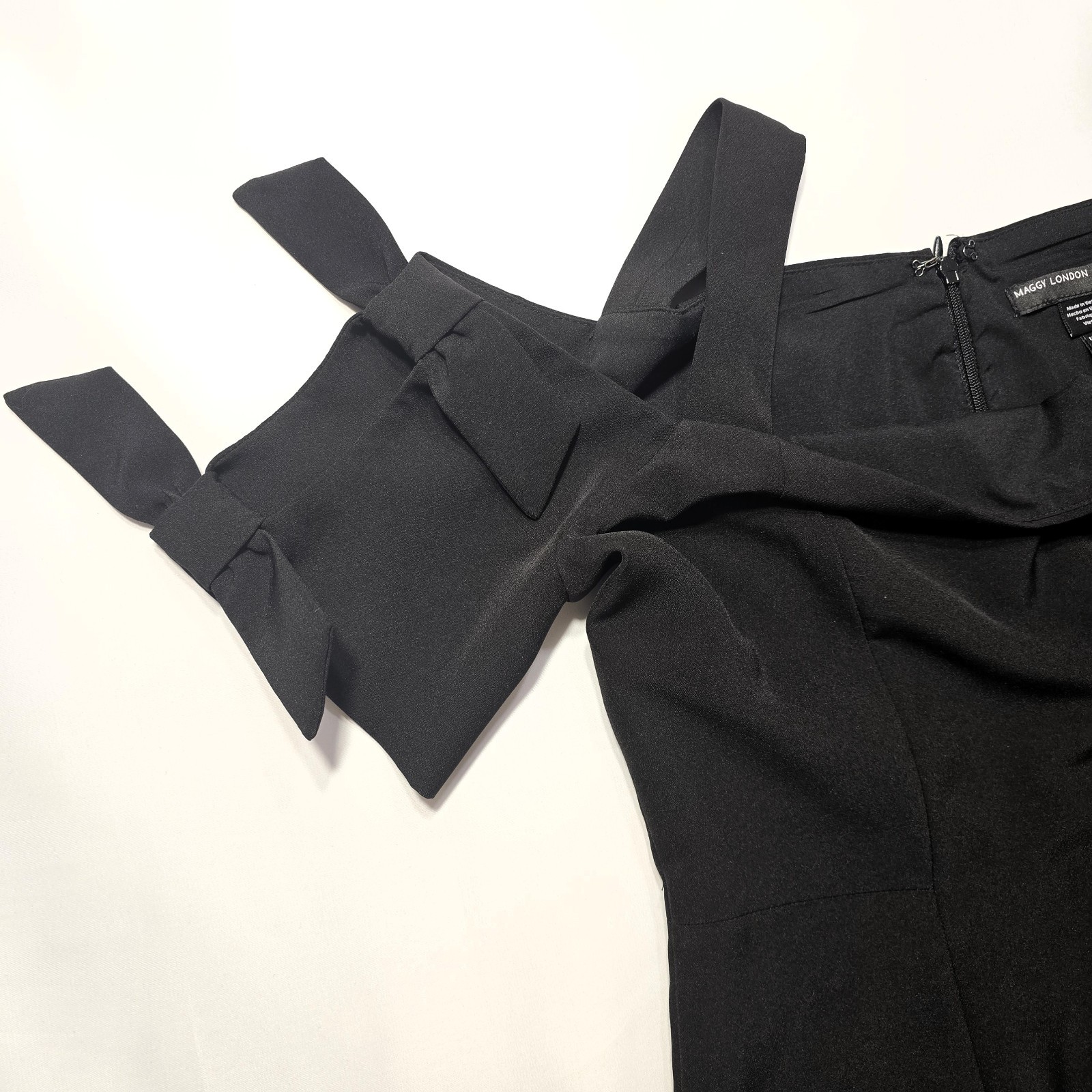 Maggy London Women’s Black Cold Shoulder Midi Sheath Cocktail Evening Dress Sz 2