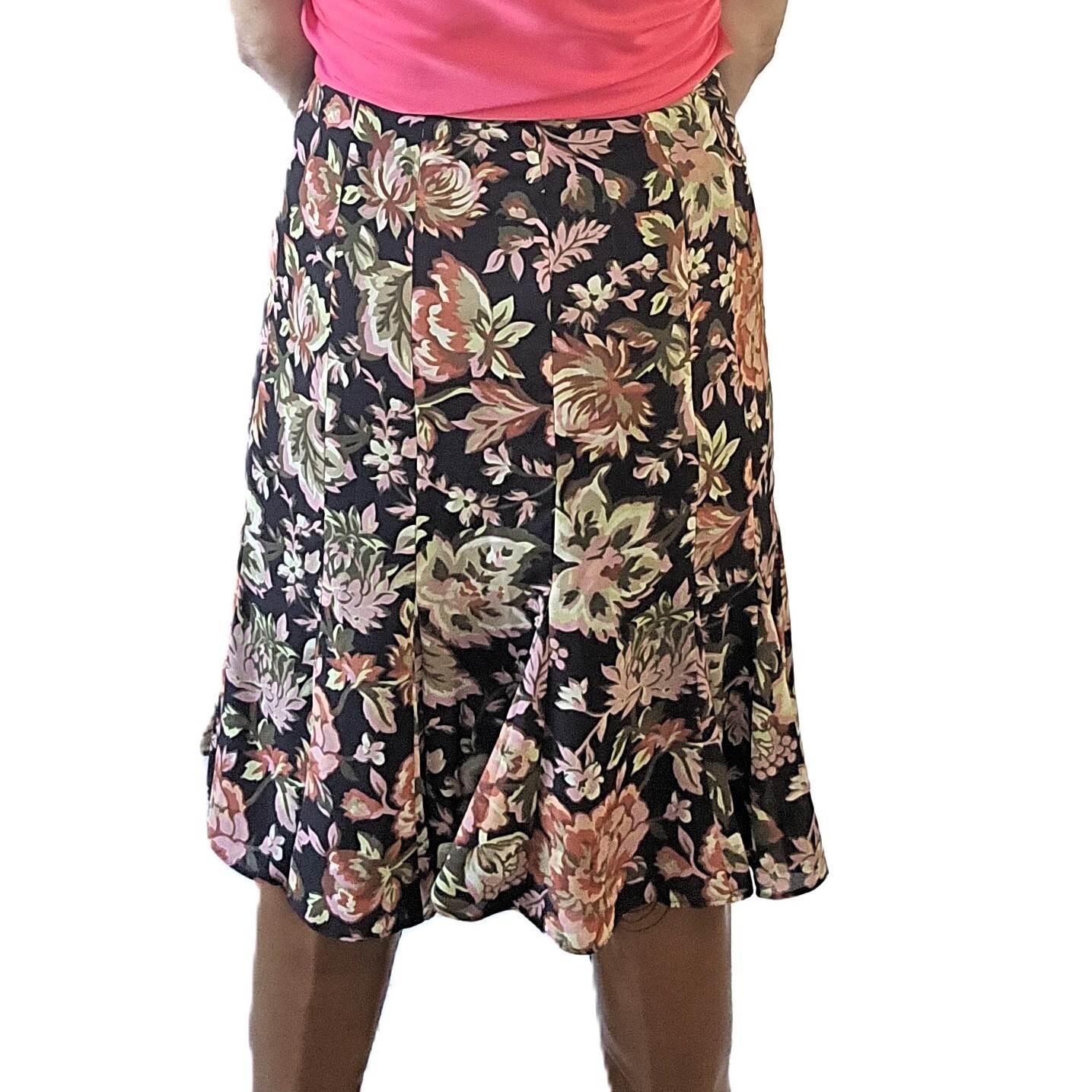 Ann Taylor LOFT Knee-Length Floral Skirt – Effortless Elegance in Size 10
