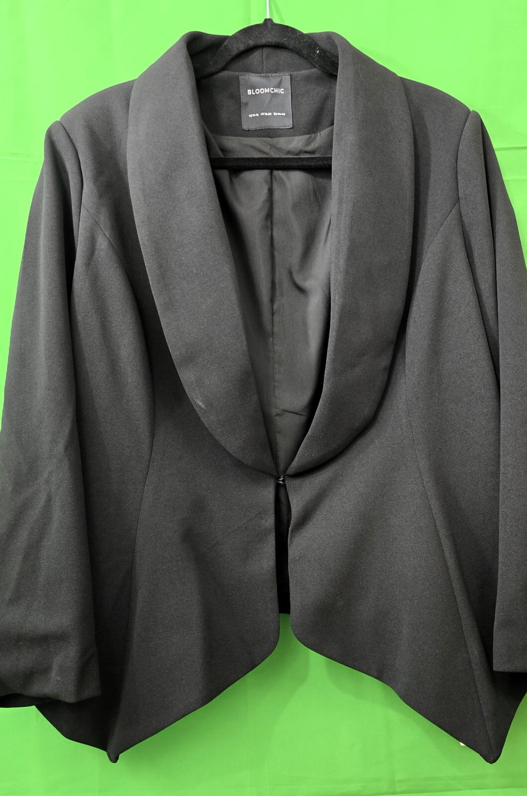 BLOOMCHIC Women's Blazer 14/16, New with Tags – Effortless Elegance Perfect Fit!