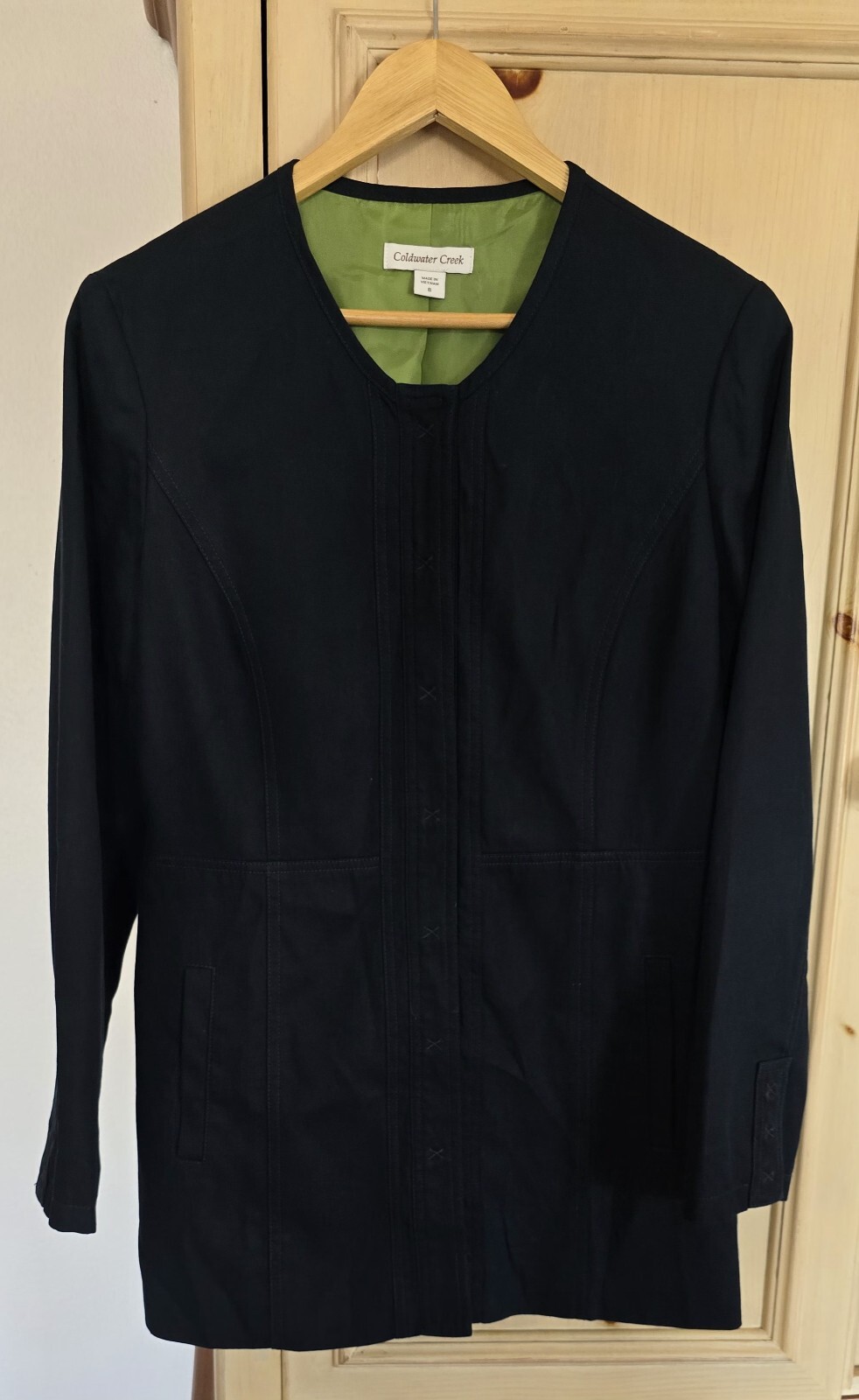 Stylish Coldwater Creek Navy Jacket – Perfect Fit, Versatile Look, Size 8!