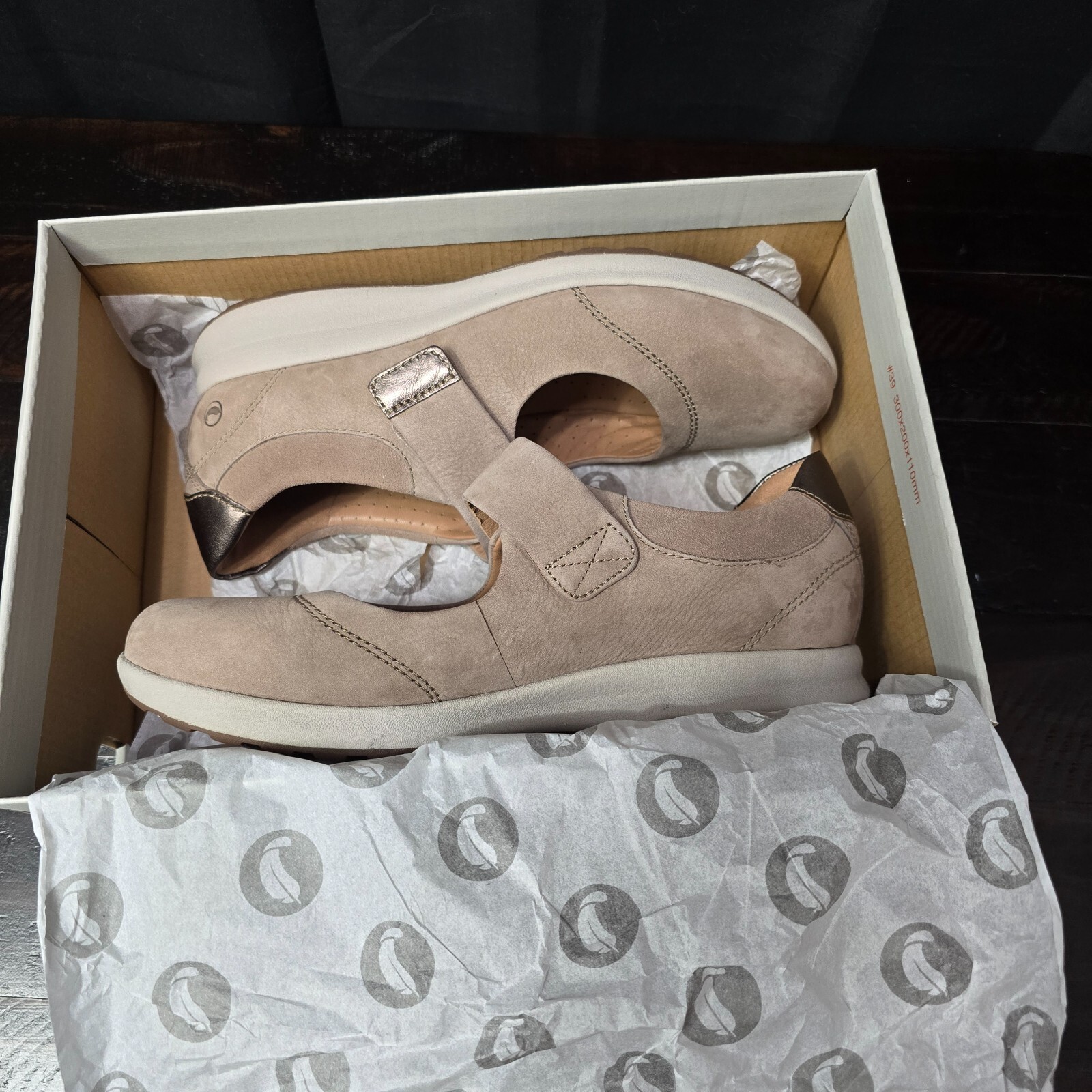 Clarks Un Adorn Strap Women's Casual Sneakers – Cris-Beige, Size 7.5