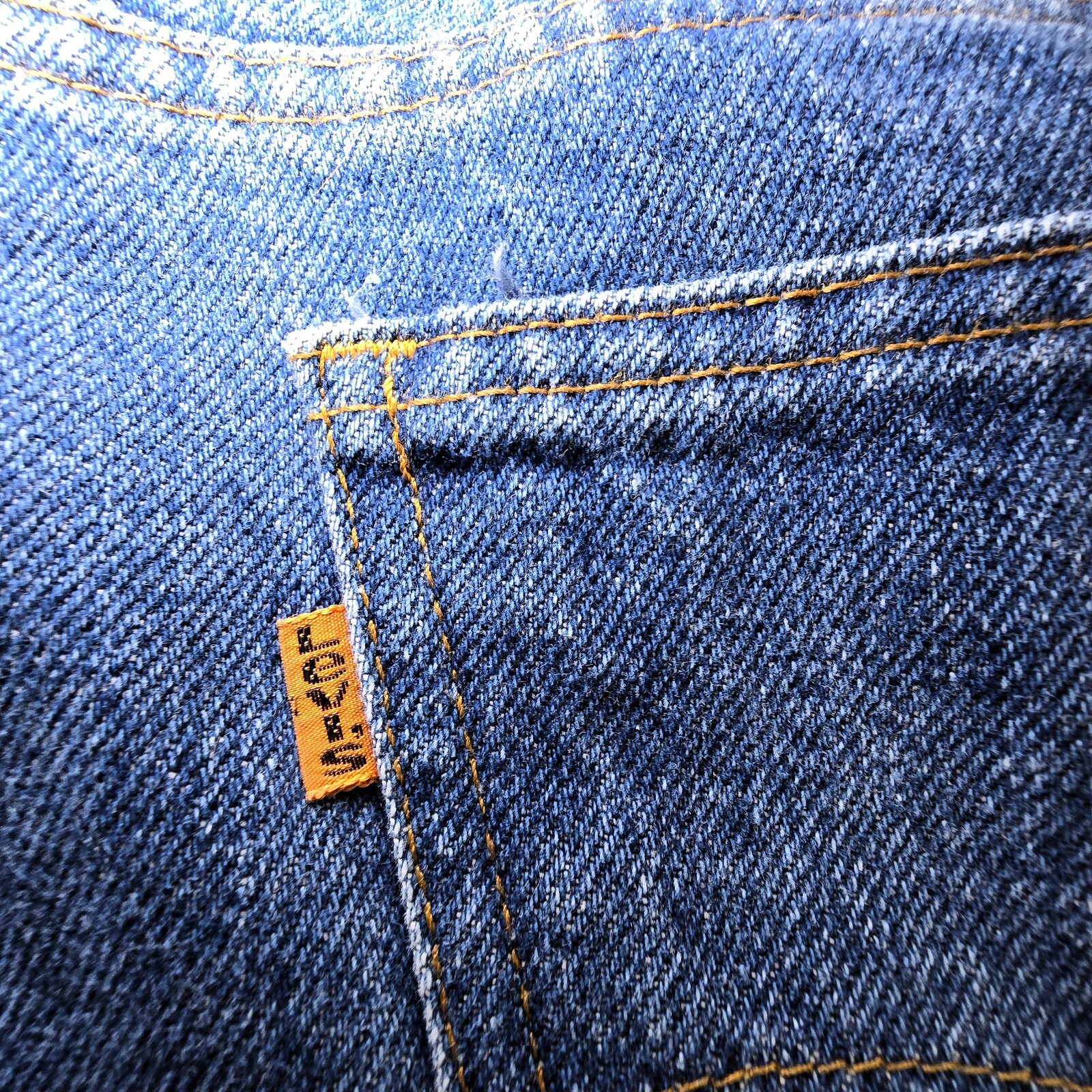 Iconic Vintage Levi’s Jeans – Men’s Size 36 with Orange Tab!