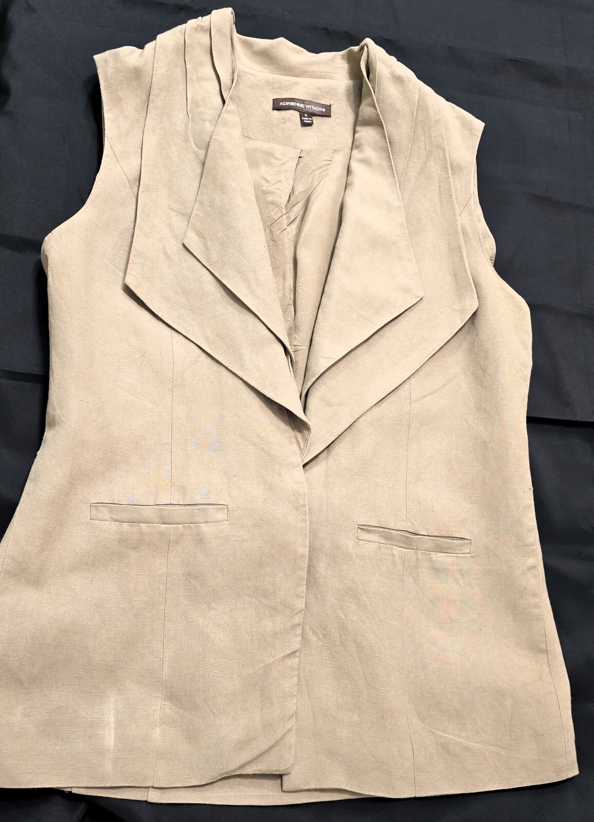 Adrienne Vittadini Women’s Sleeveless Khaki Vest, Size 6 – Linen-Blend Elegance!