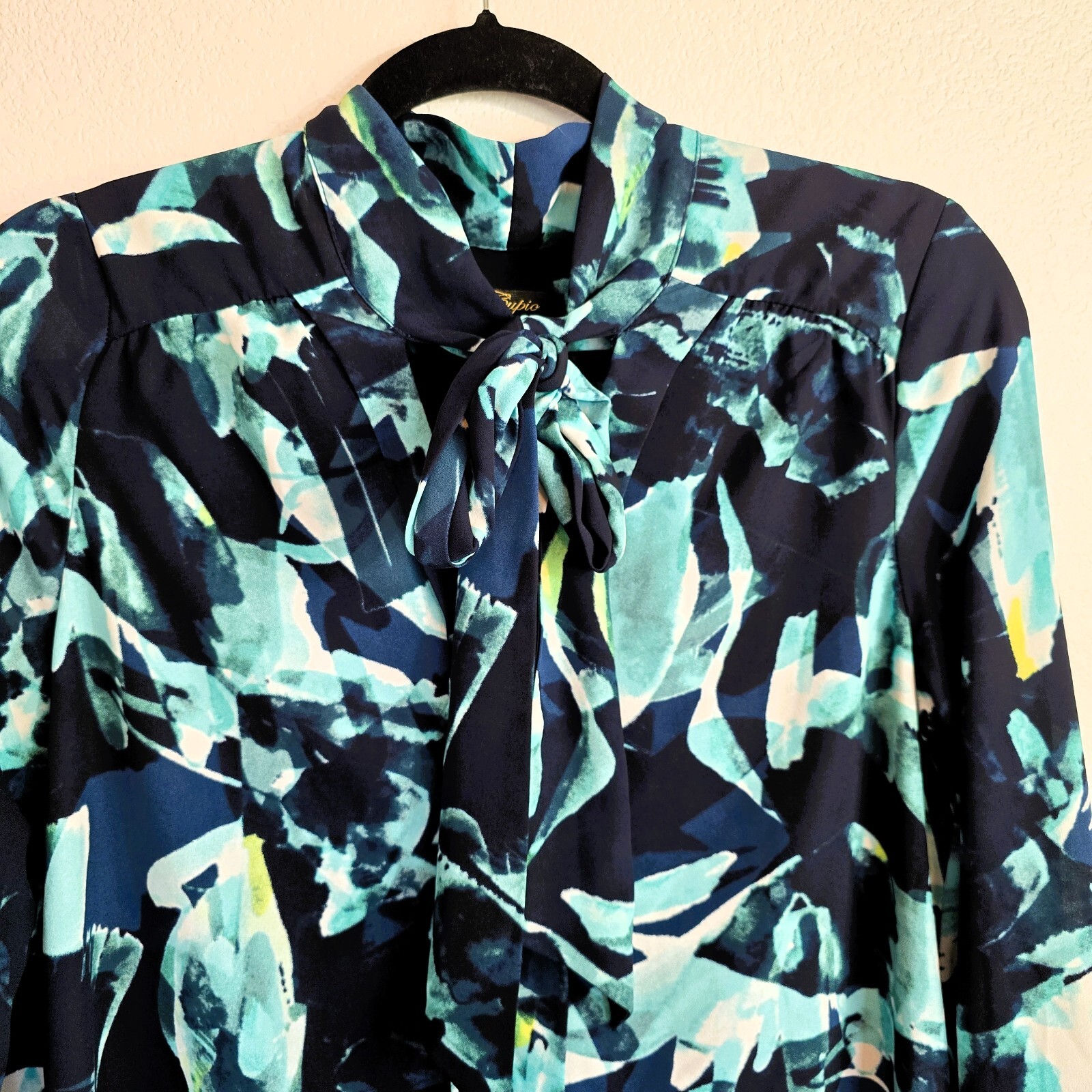 Cupio Tie Neck Abstract Dress Size S Long Sleeve Lined Blue Shift Style