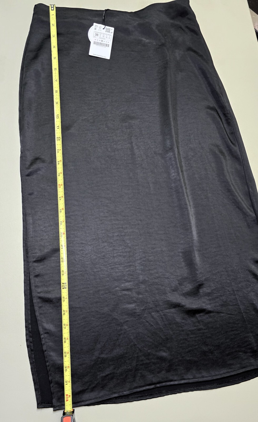 Stradivarius Satin Skirt, Size 6 – New with Tags, Elegant Side Slit!