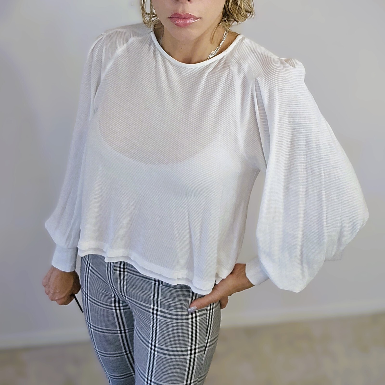 Free People Long-Sleeve Ivory Top - Size XS, Relaxed Fit with Balloon Sleeves