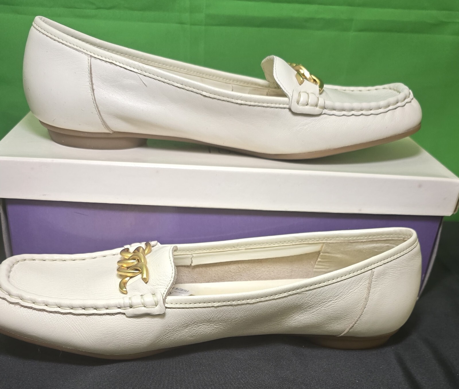 Mootsies Tootsies Piccalo Cream Colored Leather Loafers - Size 9