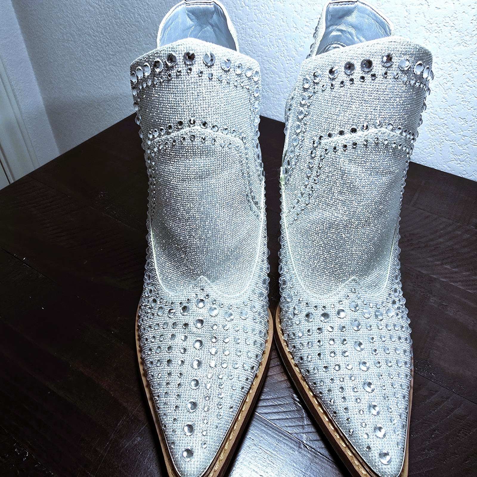 Gianni Bini Jeweled Silver Glitter Cowboy Booties Women’s 8 M Western Heels